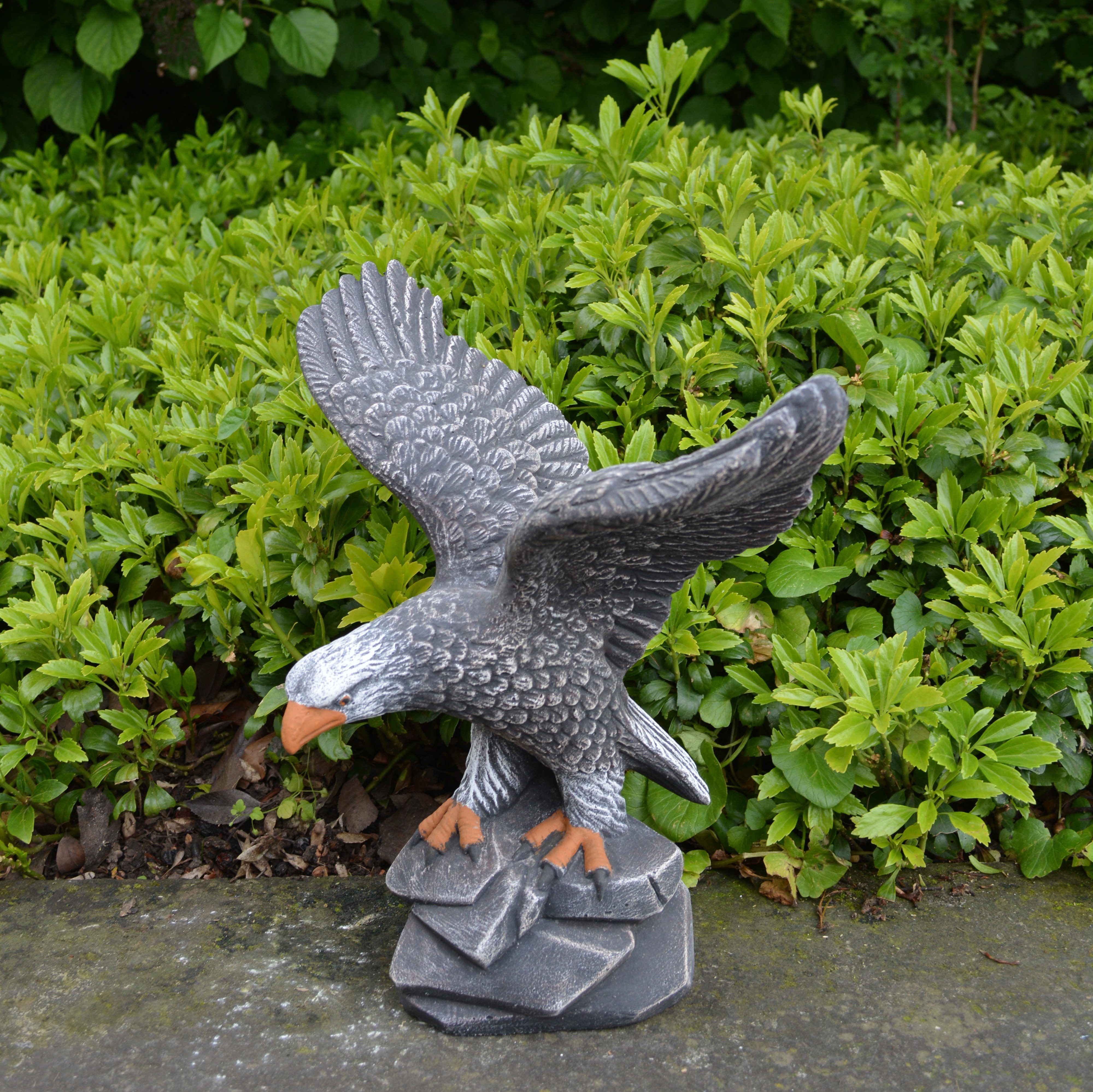 gartendekoparadies.de Gartenfigur Adlerfigur, Steinadler, Steinfigur, H. 32 cm, 35 cm Spannweite, 4 kg, Frostsicher