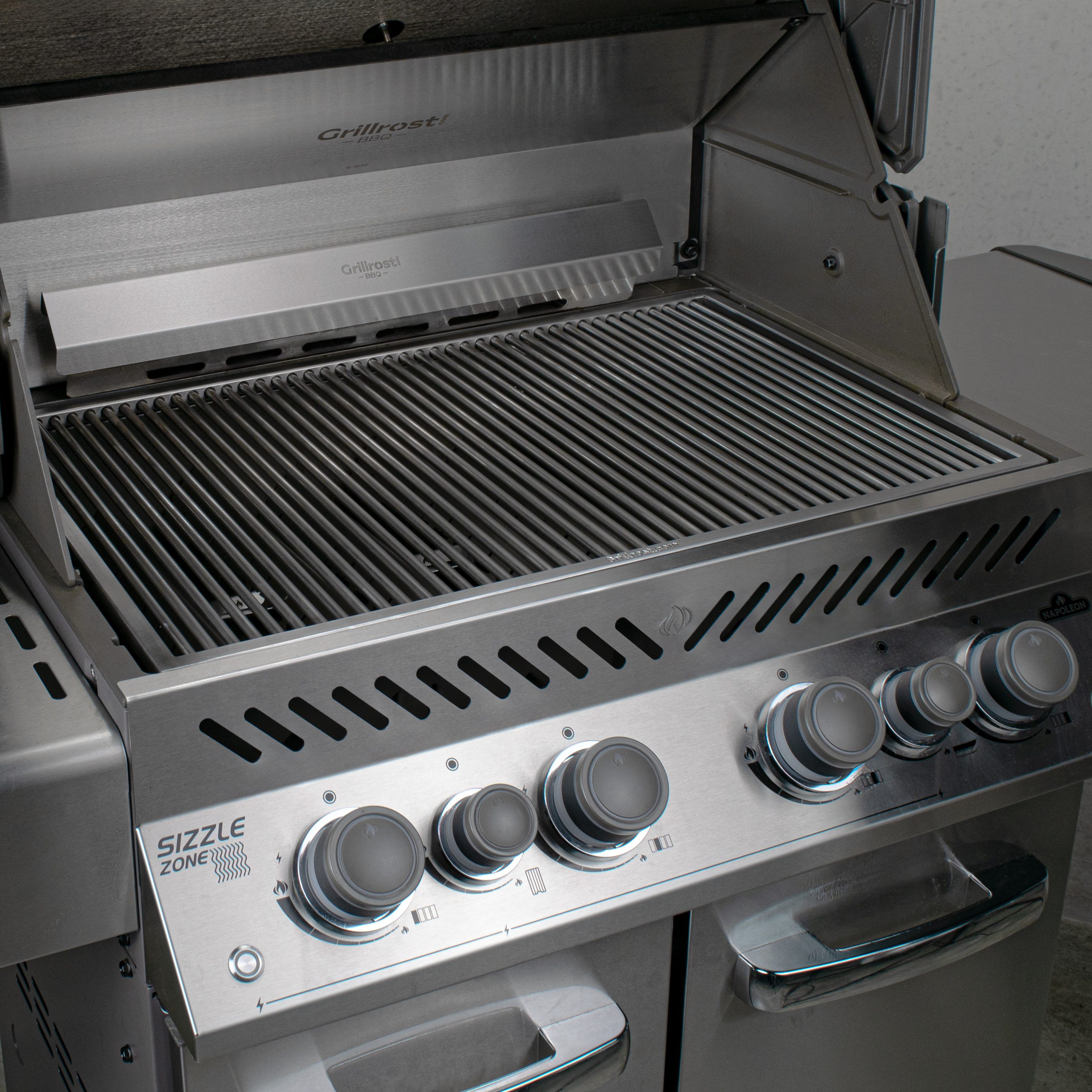 Grillrost.com BBQ Grillrost BBQ Heckbrennerabdeckung Napoleon Prestige, Made in Germany