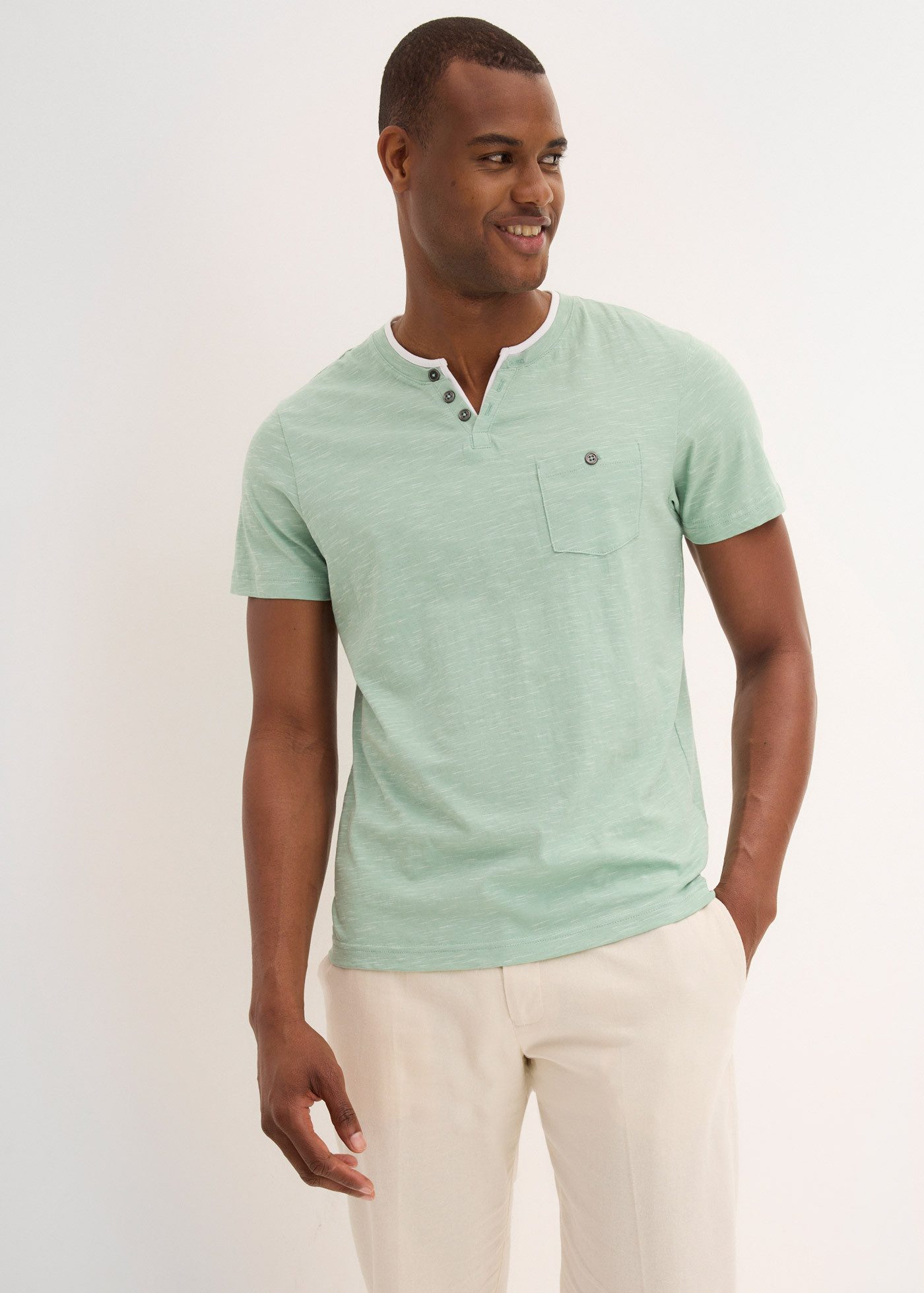 bonprix 2-in-1-Shirt Regular Fit, mit Brusttasche, Henley-Stil, Lagen-Look