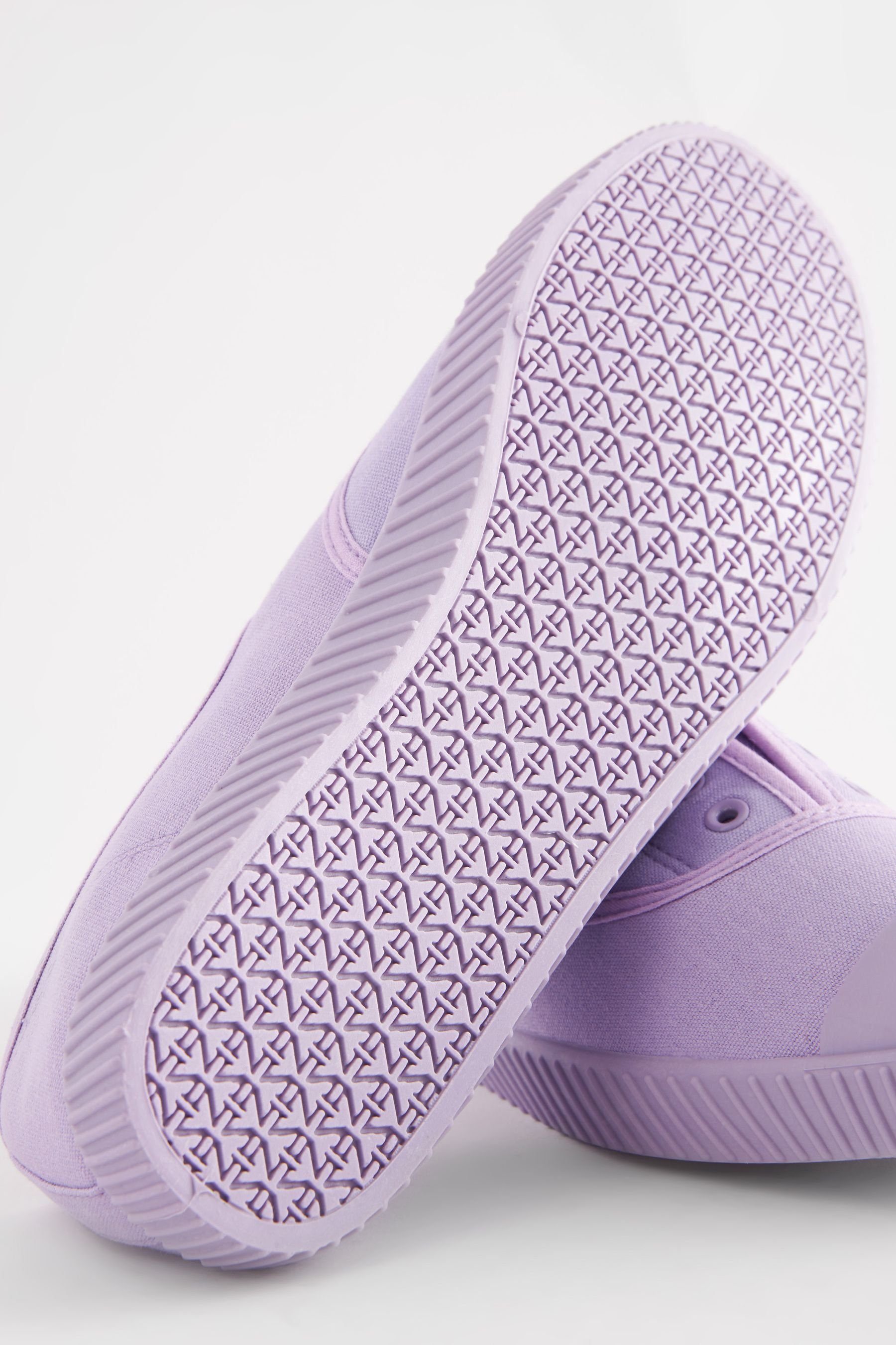 Purple Lilac Next Slip-On Schuhe Lochmuster (1-tlg) Sneaker mit