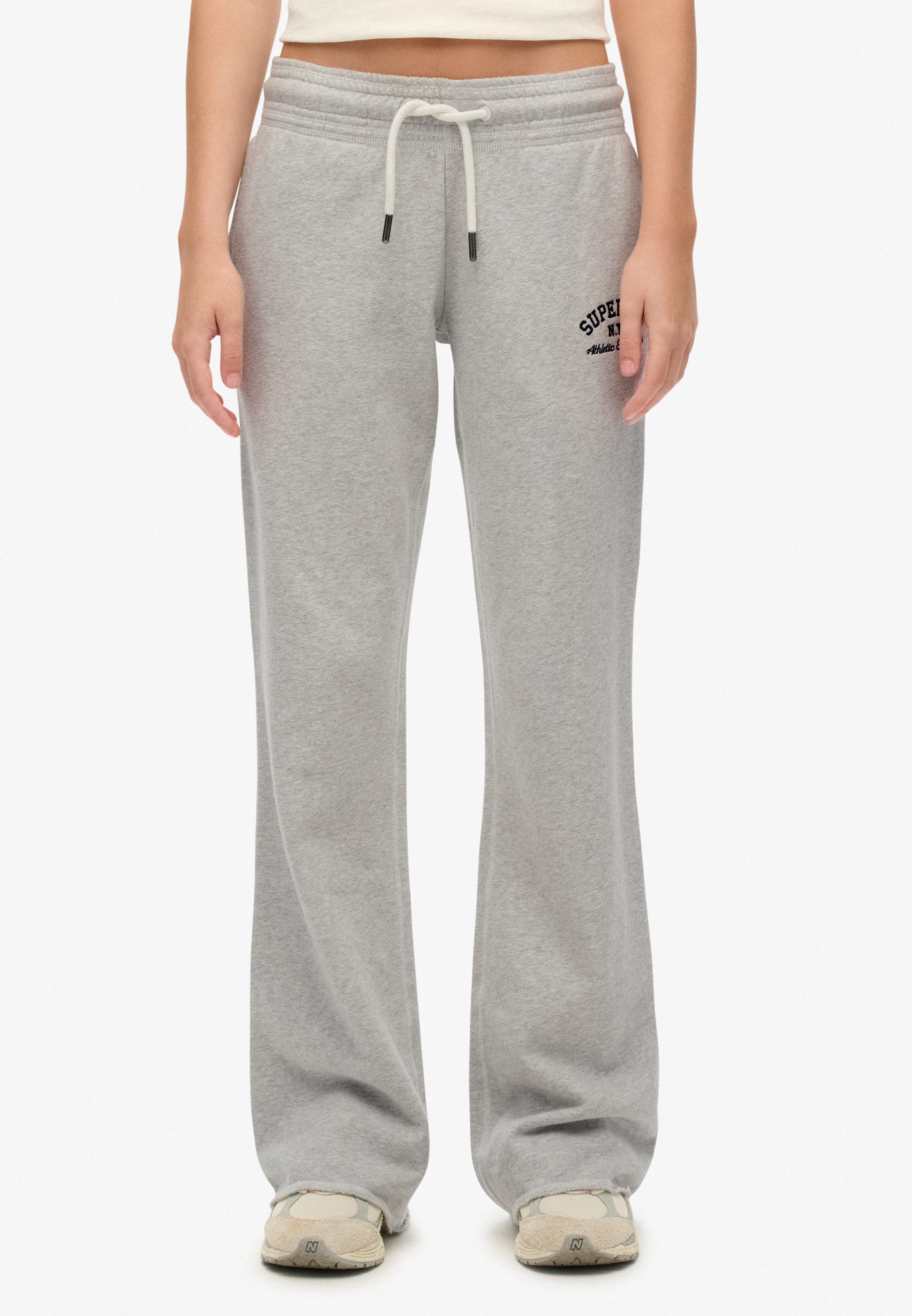 Superdry Sweathose ATHLETIC EMB FLARE JOGGER Baumwolle, slim fit