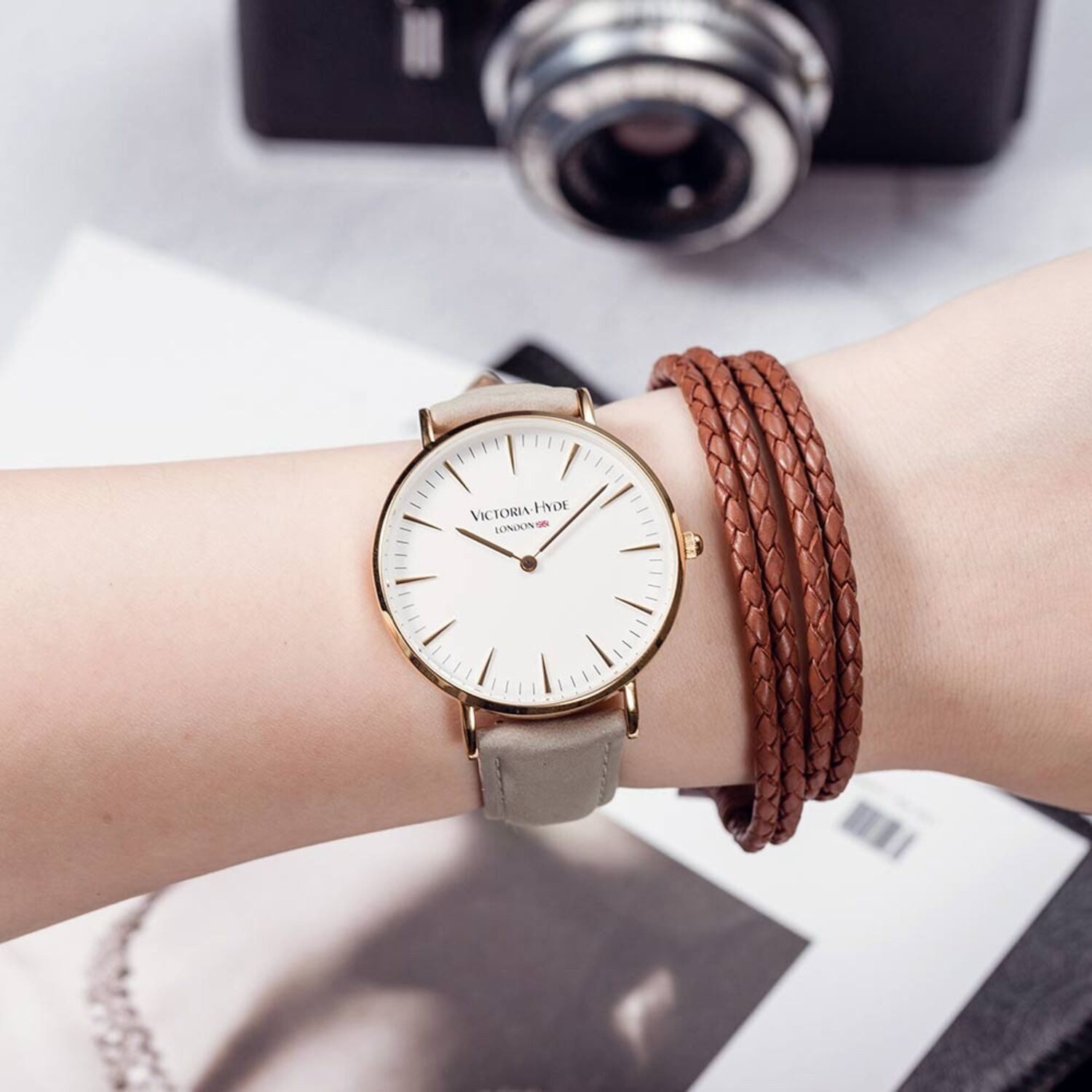Victoria Hyde Quarzuhr Quarzuhr Quarzuhr Echtes Rindsleder Uhr für Unisex modisch und leger Lederarmband, (1-tlg., Kein Set)