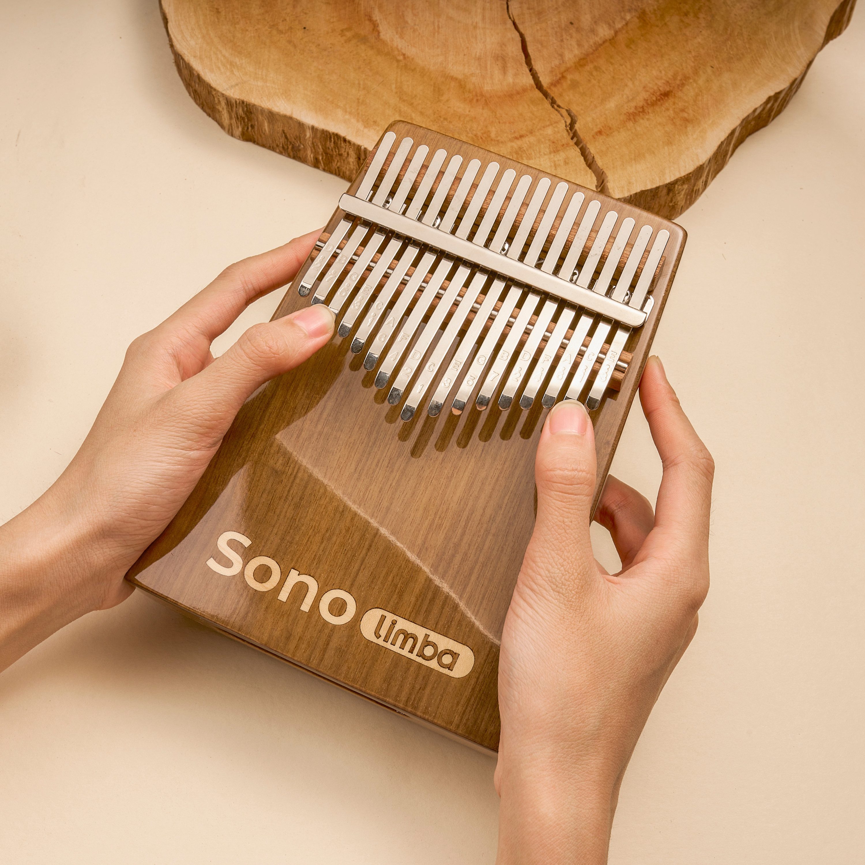 Sonodrum Kalimba "Sonolimba" aus Walnussholz im Set, C-Dur, 17 o. 21 Tasten