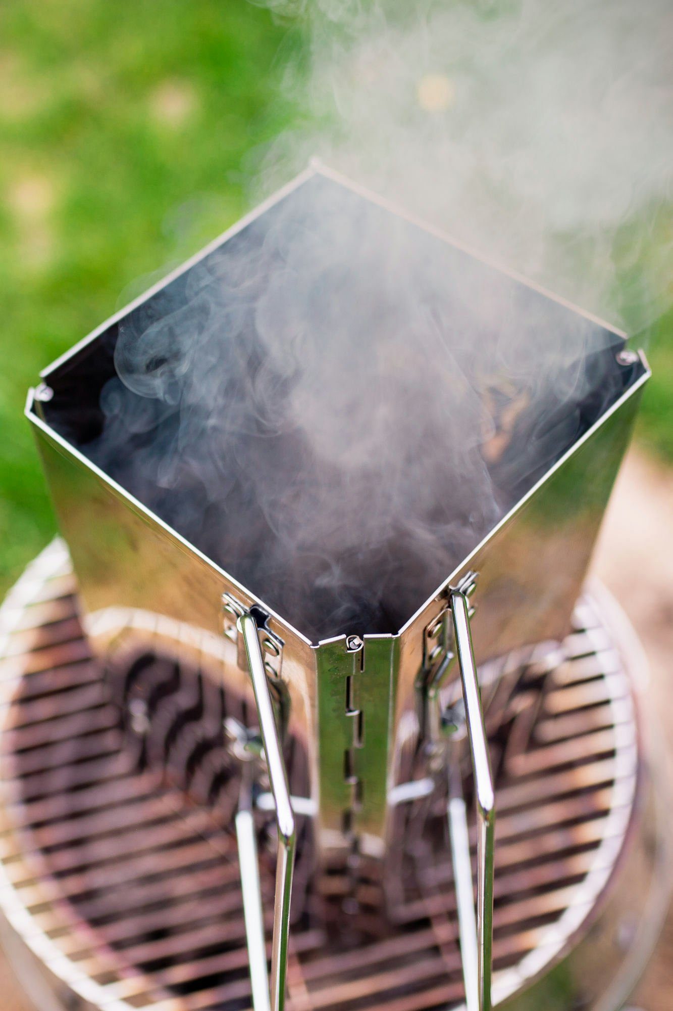 BBQ-Toro Anzündkamin klappbarer Edelstahl Anzündkamin mit Griffen, 16 x 16 x 29 cm