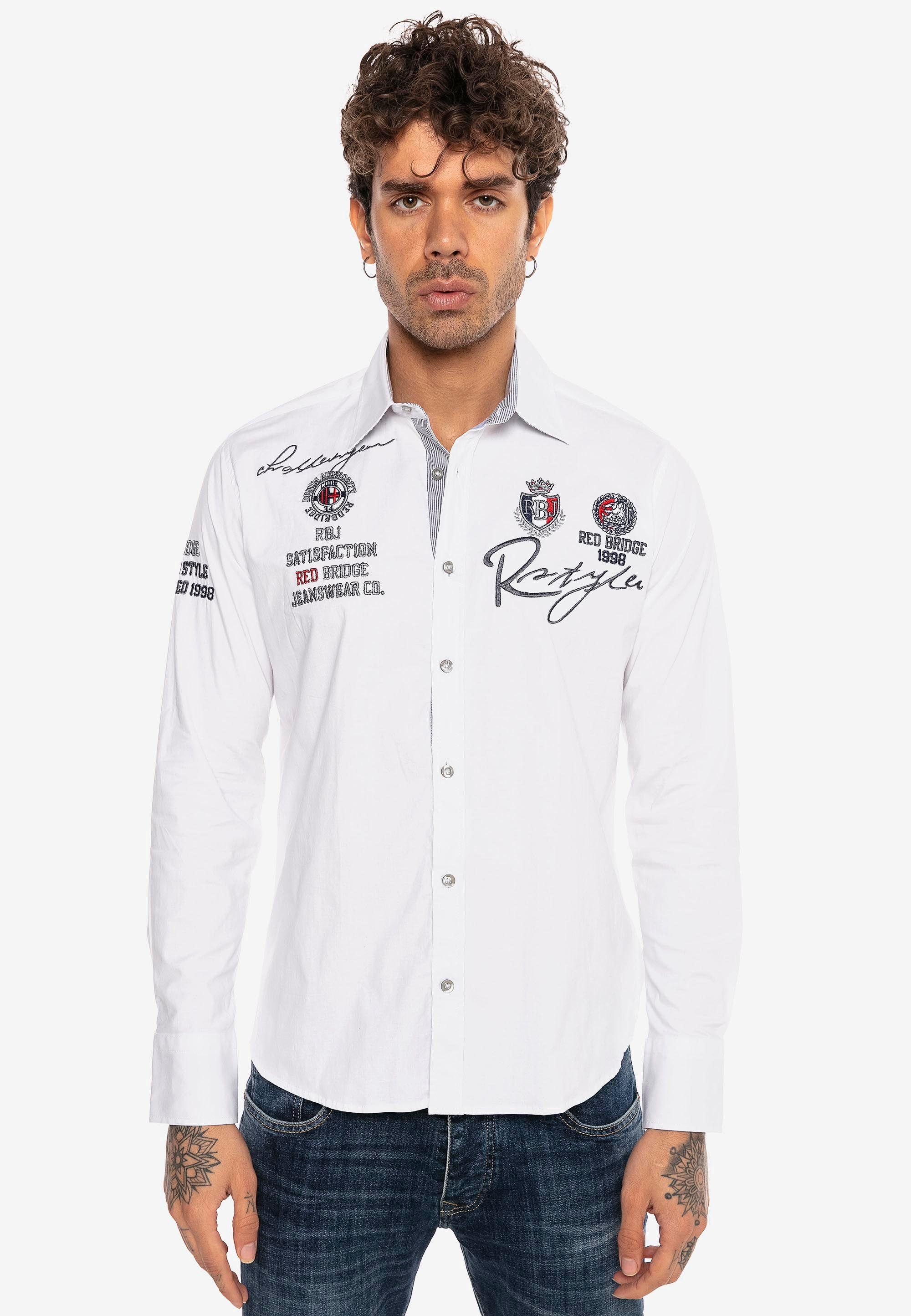 【Favorit】 RedBridge Langarmhemd Fit-Schnitt mit Slim weiß im City Jersey Stickerei