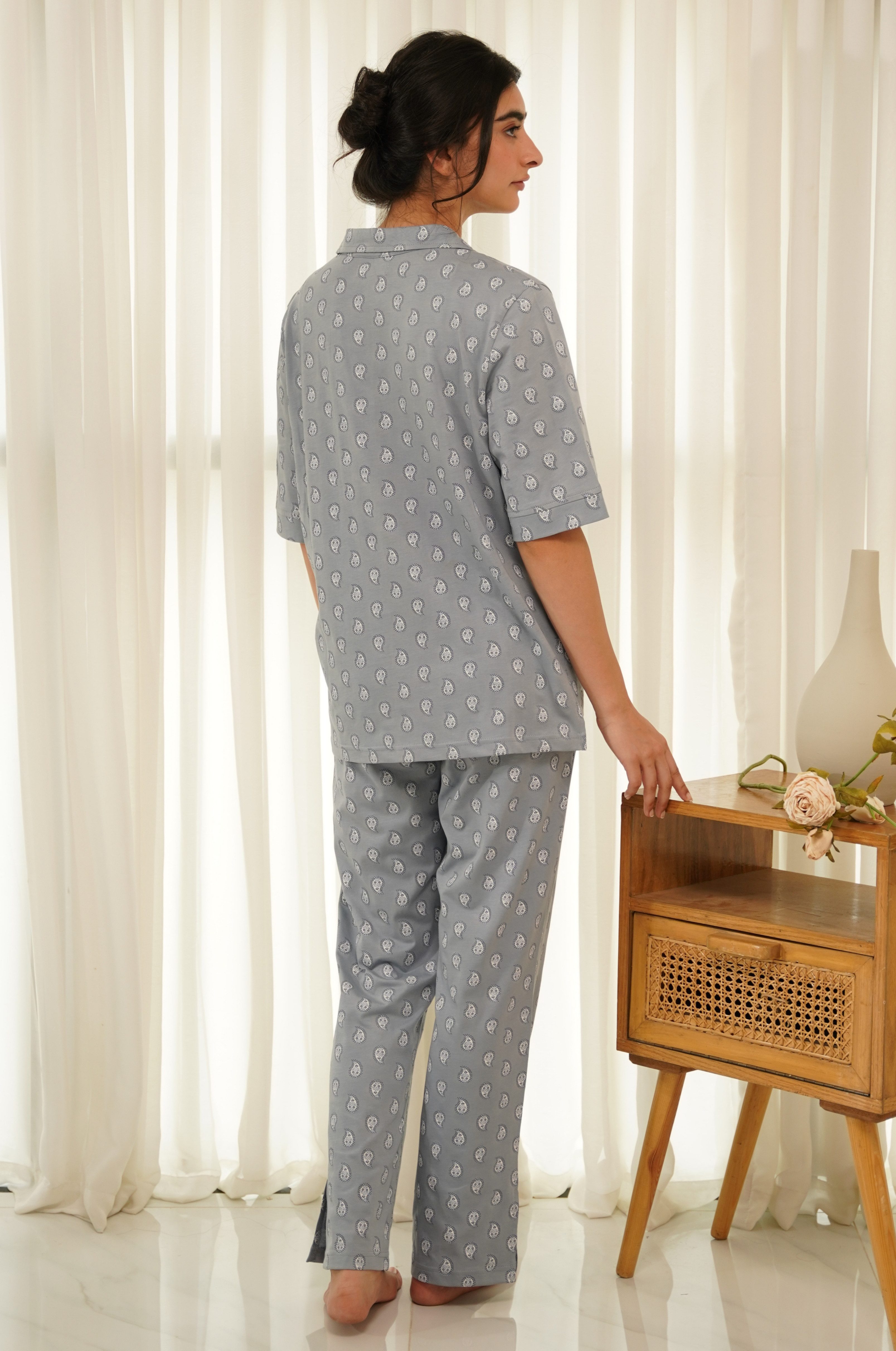 SNOOZE OFF Pyjama Damen Schlafanzug „Sky Paisley“ in Taubenblau mit Paisley-Muster Halbarm Hemd & lange Hose aus Baumwolle