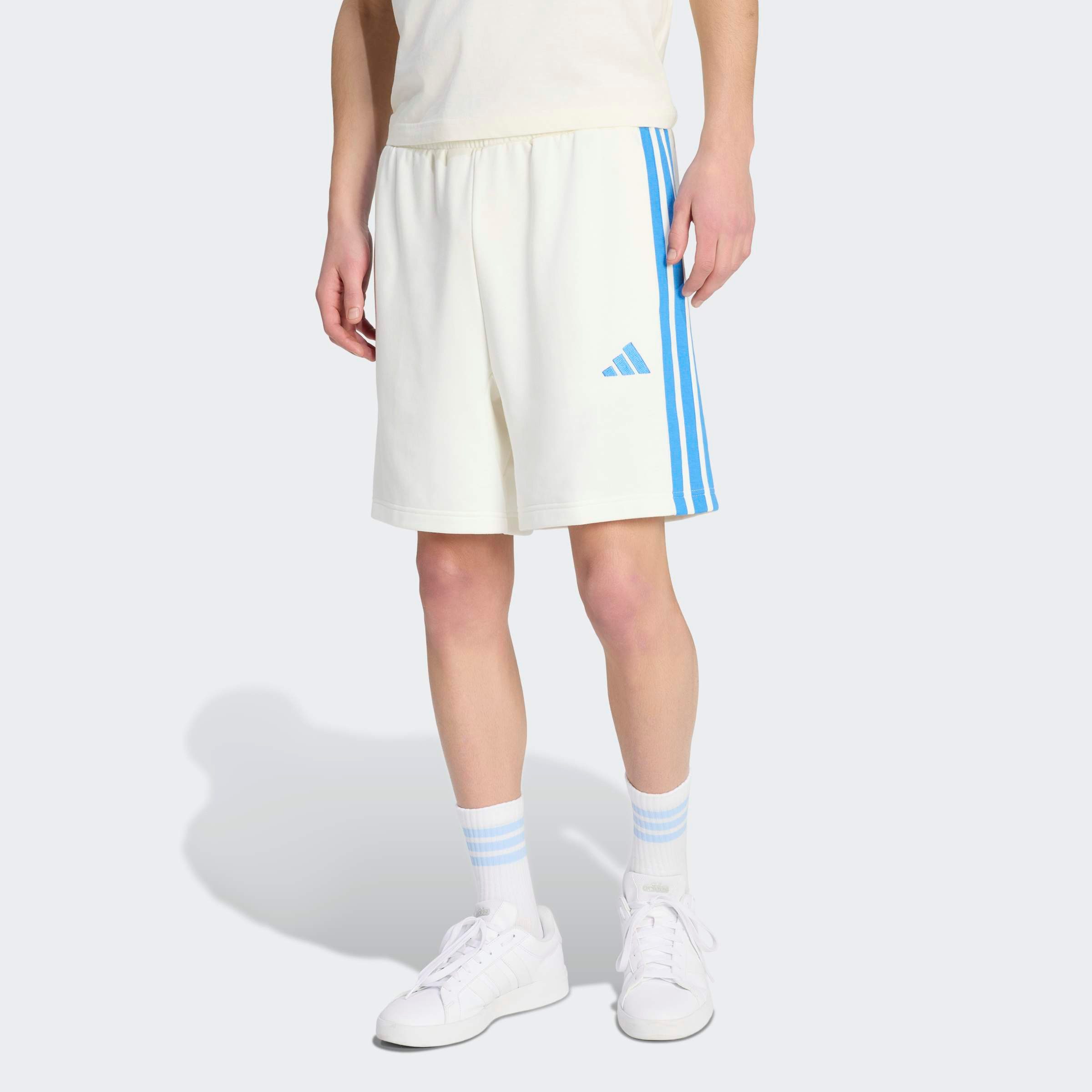 adidas Sportswear Shorts ESSENTIALS 3-STREIFEN FRENCH TERRY für Laufaktivitäten und sportliche Anlässe, mit Kordelverschluss