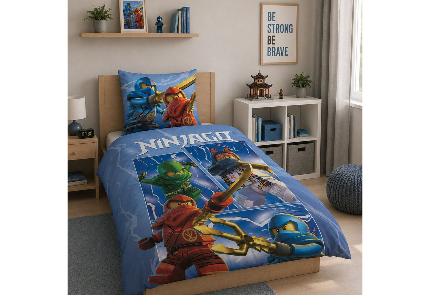 Familando Kinderbettwäsche Lego Ninjago Blau mit Lloyd Jay Kai uvm. aus 100% Baumwolle, Renforcé, 2 teilig, 135x200 80x80cm mit Reißverschluss, Wendebettwäsche