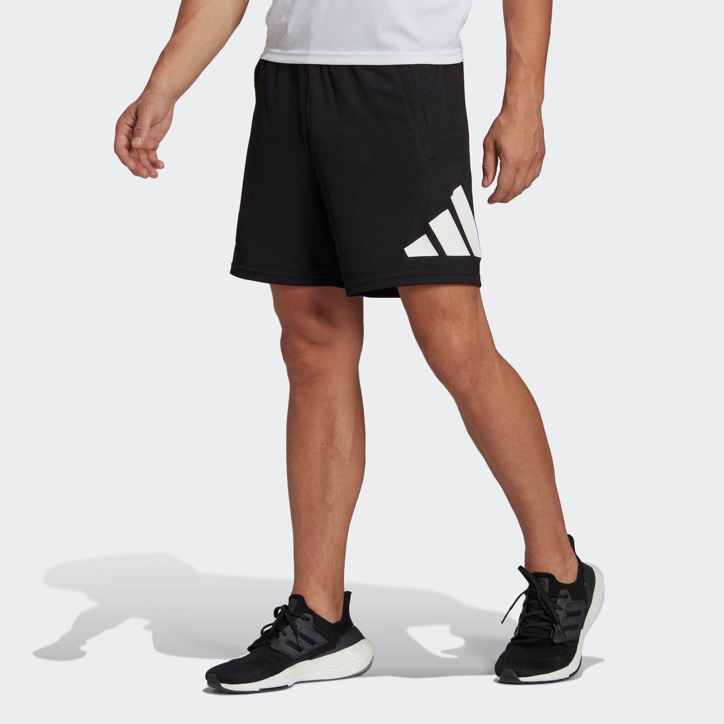 adidas Performance Shorts TRAIN ESSENTIALS LOGO TRAINING (1-tlg)