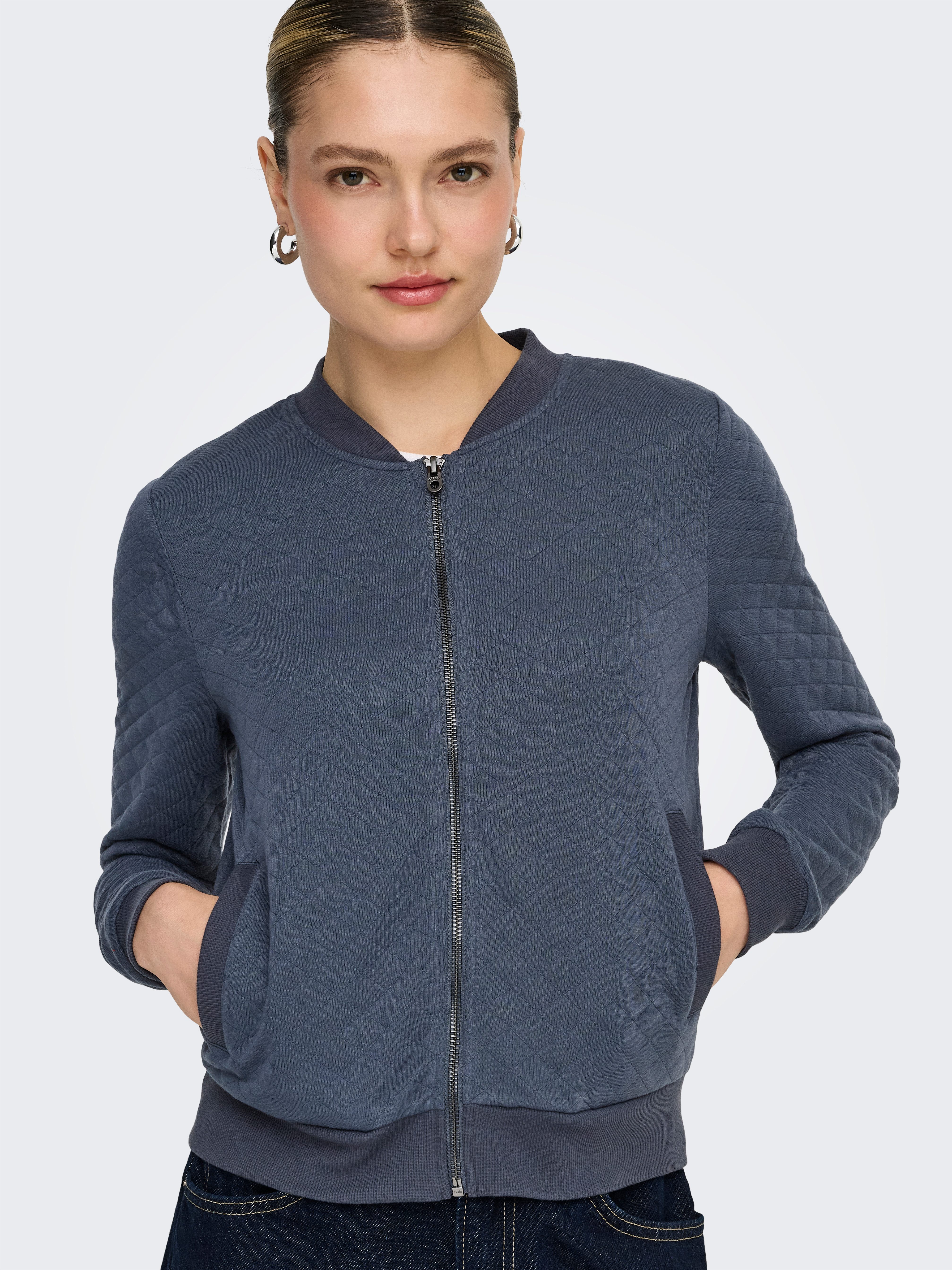 ONLY Sweatjacke ONLJOYCE L/S BOMBER SWT NOOS Polyester, regular fit