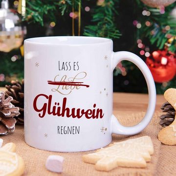 GRAVURZEILE Tasse mit Weihnachtsmotiv - Geschenke für Frauen & Männer zu Weihnachten, Spülmaschinenfest - Lass es Glühwein regnen - Weiß