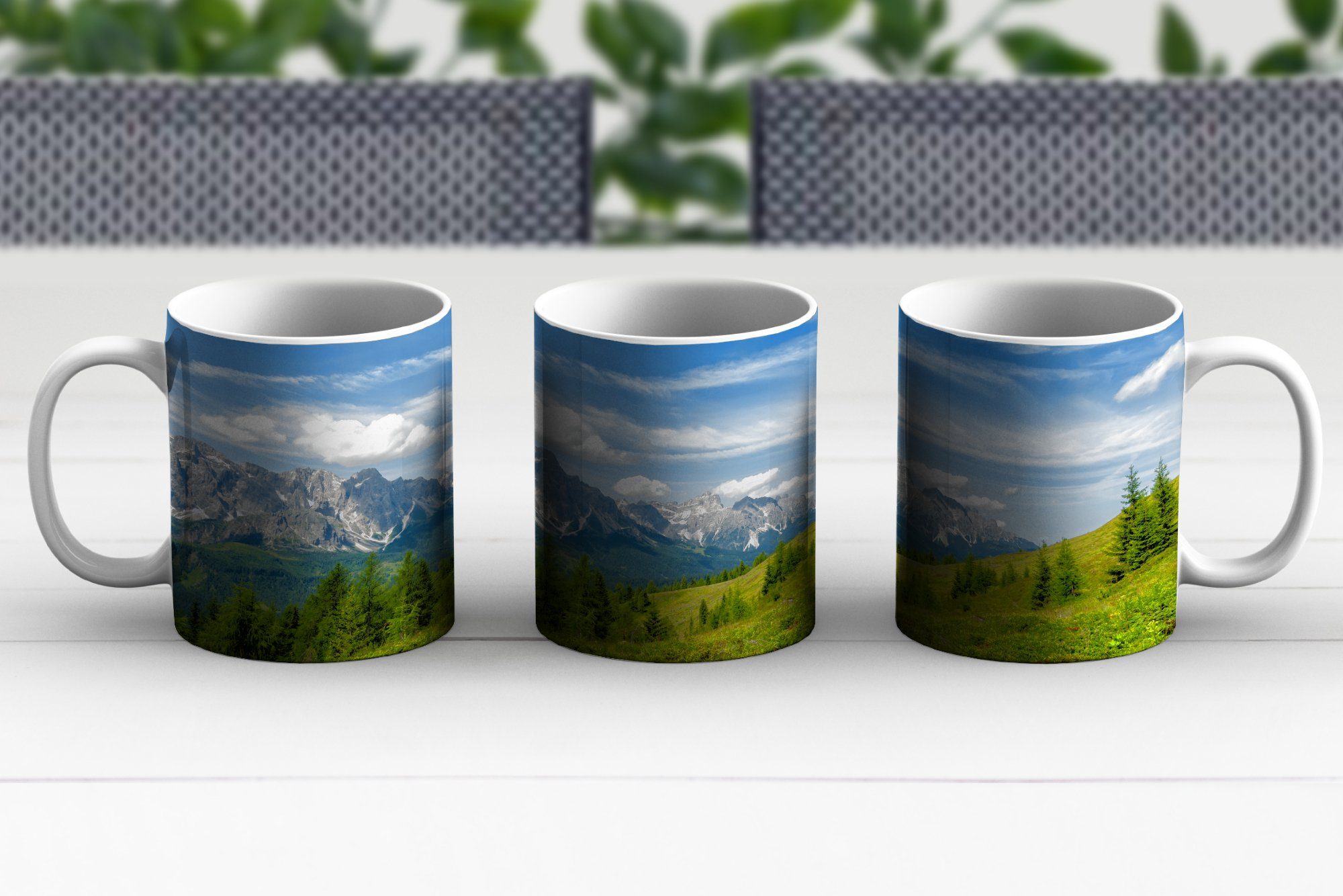 Geschenk Teetasse, Teetasse, Berge Kaffeetassen, Becher, - Keramik, - Alpen Gras, MuchoWow Tasse