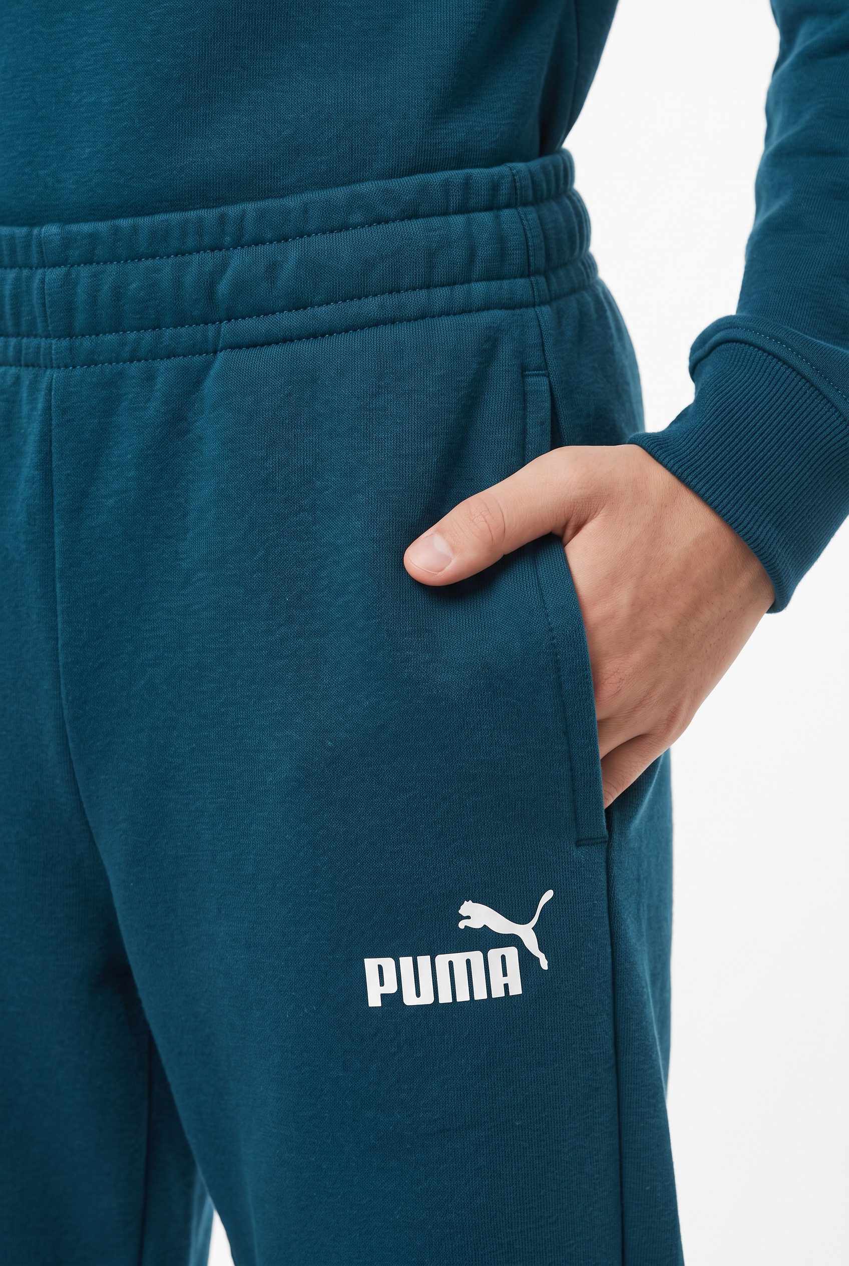 PUMA Trainingsanzug ESS NO1 LOGO CREW SWEAT SUIT FL B (2-tlg), zweiteilig, entspannte Passform, ohne Kapuze – Bild 4 von 5