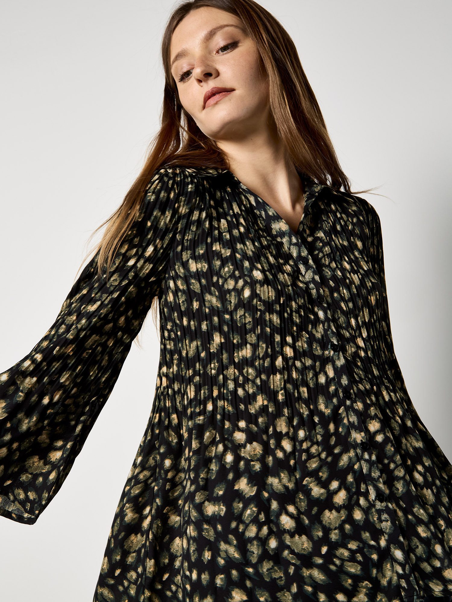 Apricot Chiffonbluse Abstraktes Chiffon-Plissee-Hemd mit Tierprint Plissee