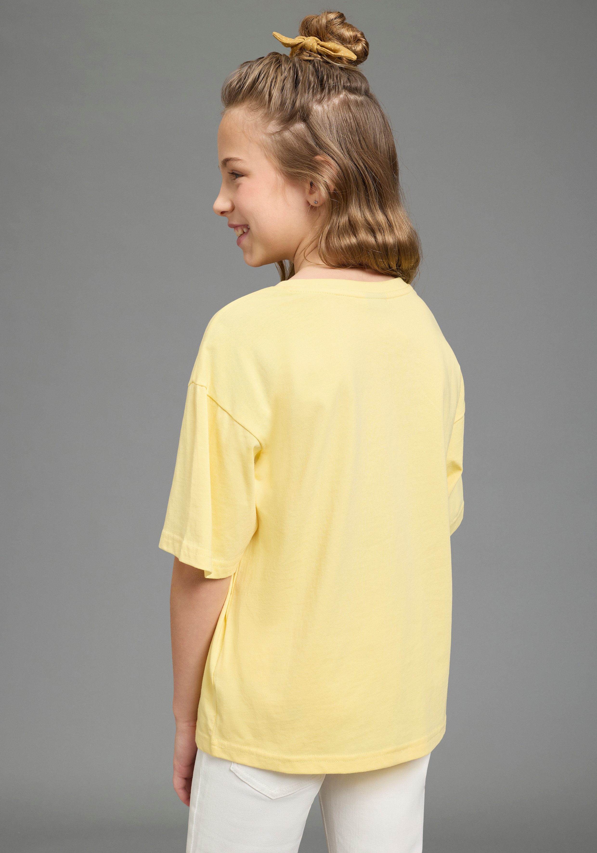 KIDSWORLD T-Shirt T-Shirt Peacezeichen-Druck lässige Passform, Kurzarm, mit Rundhalsausschnitt, aus Baumwolle