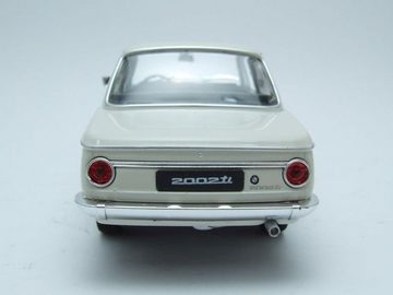 Welly Modellauto BMW 2002 ti 1968 creme Modellauto 1:24 Welly, Maßstab 1:24