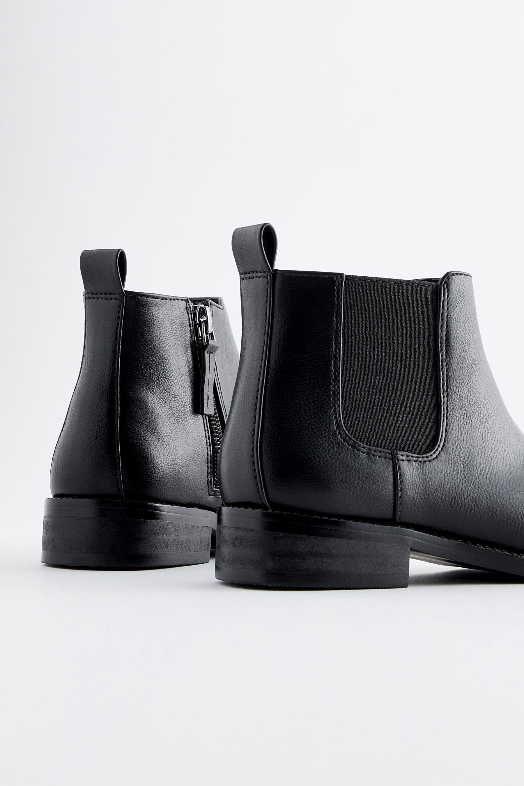 Next Niedrige Chelsea-Stiefeletten, weite Passform Chelseaboots (1-tlg)