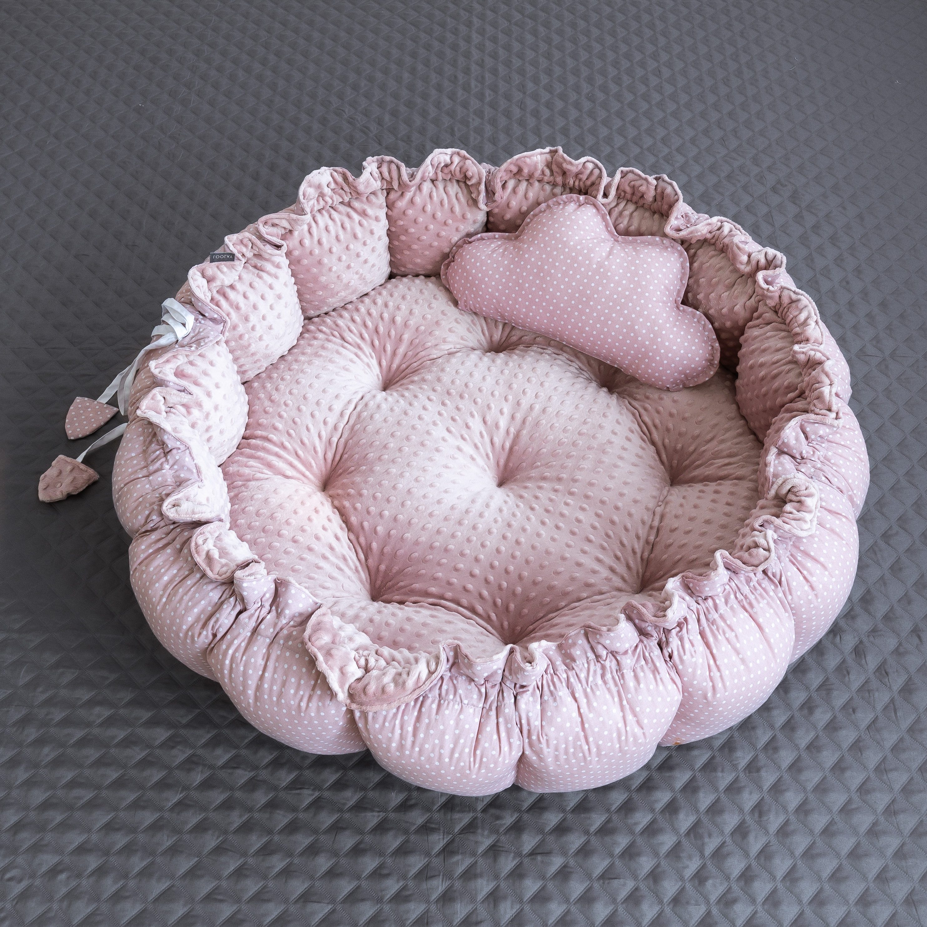 Loolay Bettnestchen PUNKTE Rosa/ MINKY ENGELSNEST Nestchen Babynest Unterlage, (PREMIUM Babyausstattung XXL Babykokon als Nestchen Ø90cm; als Krabbeldecke Ø155cm, 2-tlg., Babynestchen Krabbeldecke Reisebett ►SETS MIT KISSEN u./o. BABYDECKE), 100% Europäische Stoffe und Kleinserien-Nähen!
