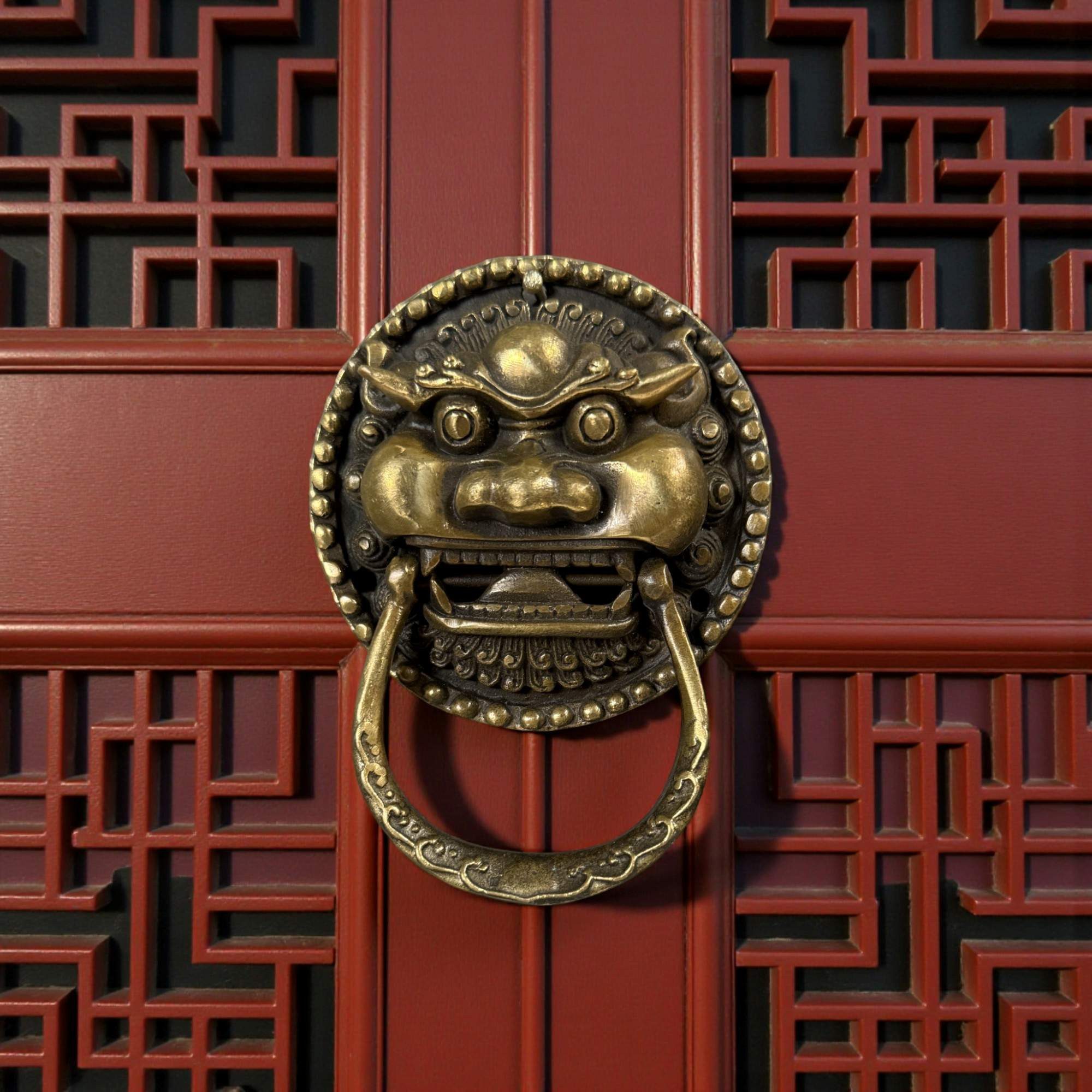 Asien LifeStyle Sammelfigur Chinesischer Türklopfer aus Bronze – Löwenkopf Deko 12×9 cm