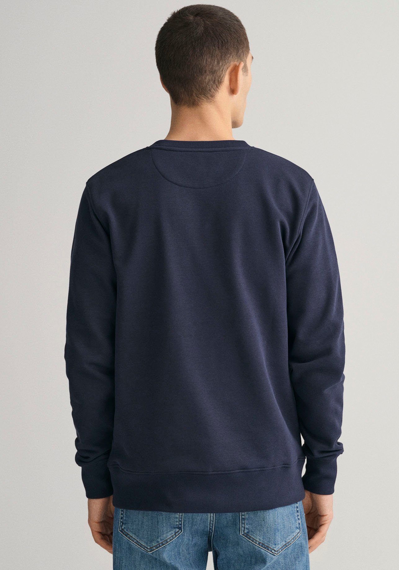 Gant Sweatshirt REG blue SHIELD der Brust SWEAT mit evening C-NECK auf Logostickerei