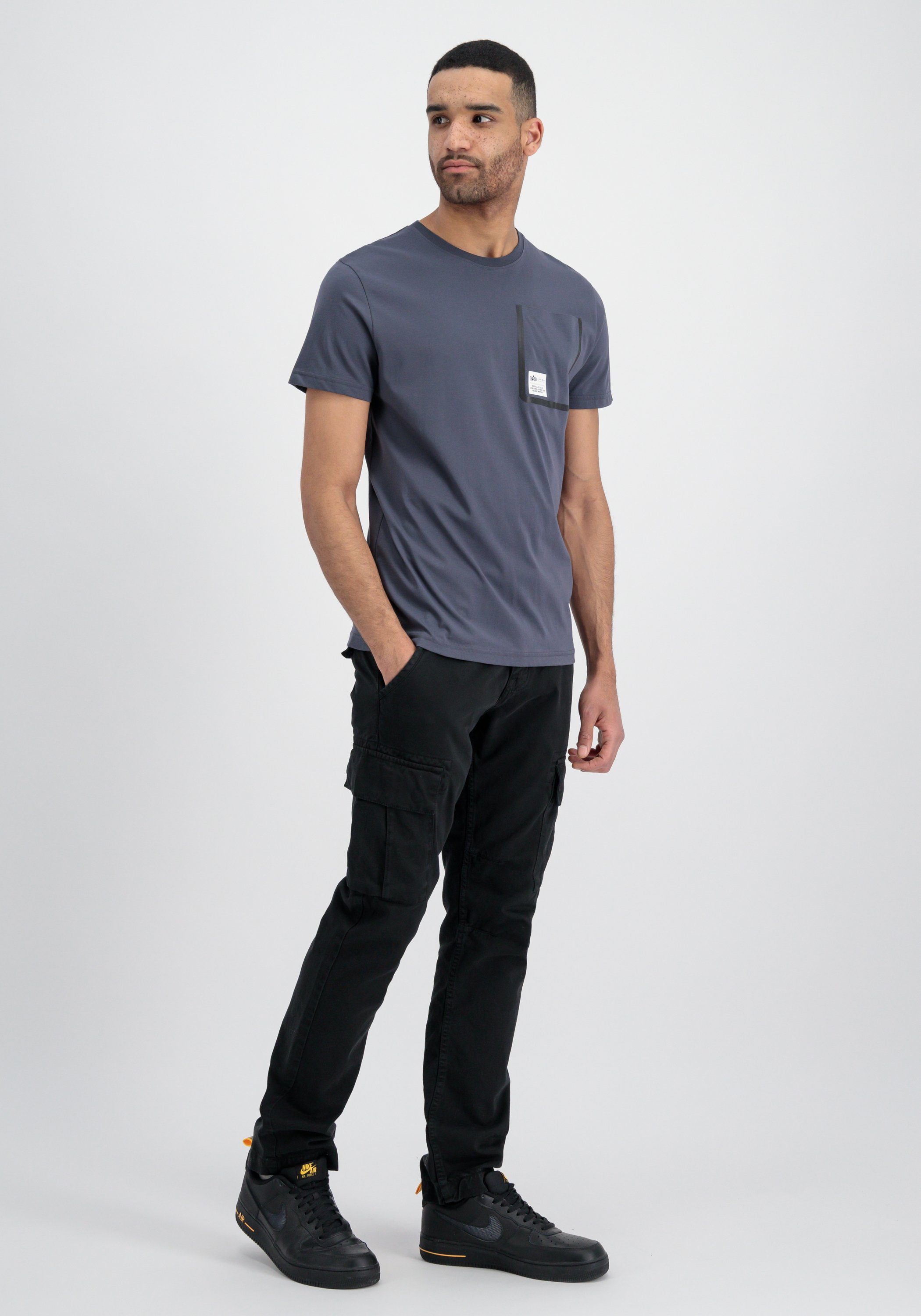 Alpha Industries T-Shirt Alpha Industries Men - T-Shirts Label Pocket T greyblack | T-Shirts