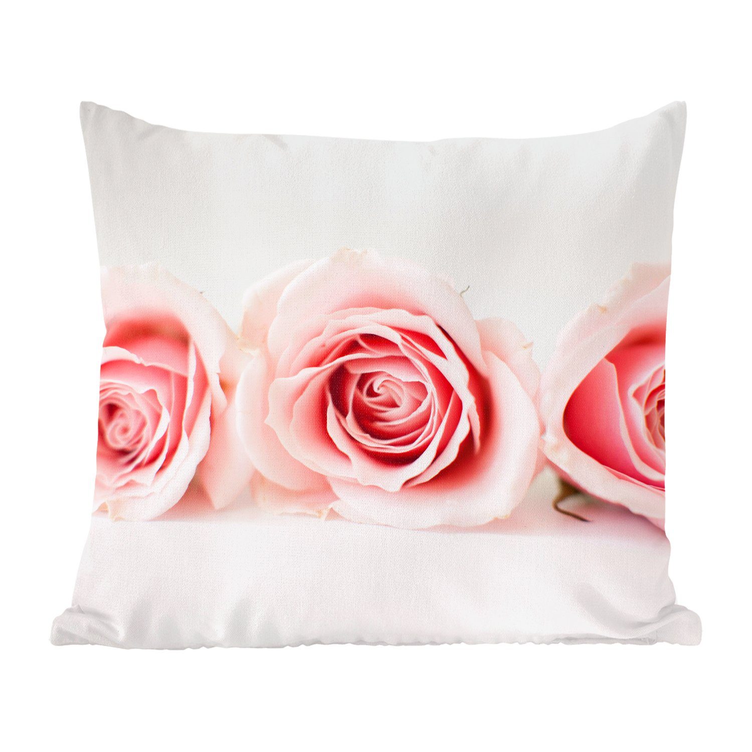 MuchoWow Dekokissen Studioaufnahme von drei rosa Rosen nebeneinander, Zierkissen mit Füllung für Wohzimmer, Schlafzimmer, Deko, Sofakissen