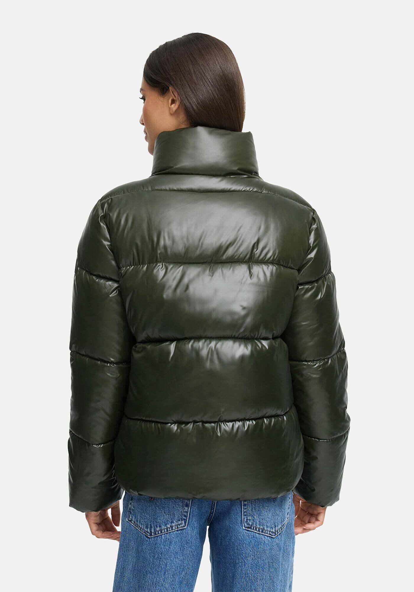 Marikoo Winterjacke Hazalee mit leicht gläzendem Obermaterial und hohem Kragen