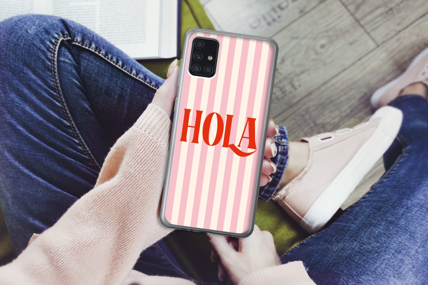 MuchoWow Handyhülle für Samsung Galaxy A52 5G Hola - Zitat - Streifen - Pastell - Rosa - R, Smartphone-Bumper, Print, Handy Schutzhülle Dünn