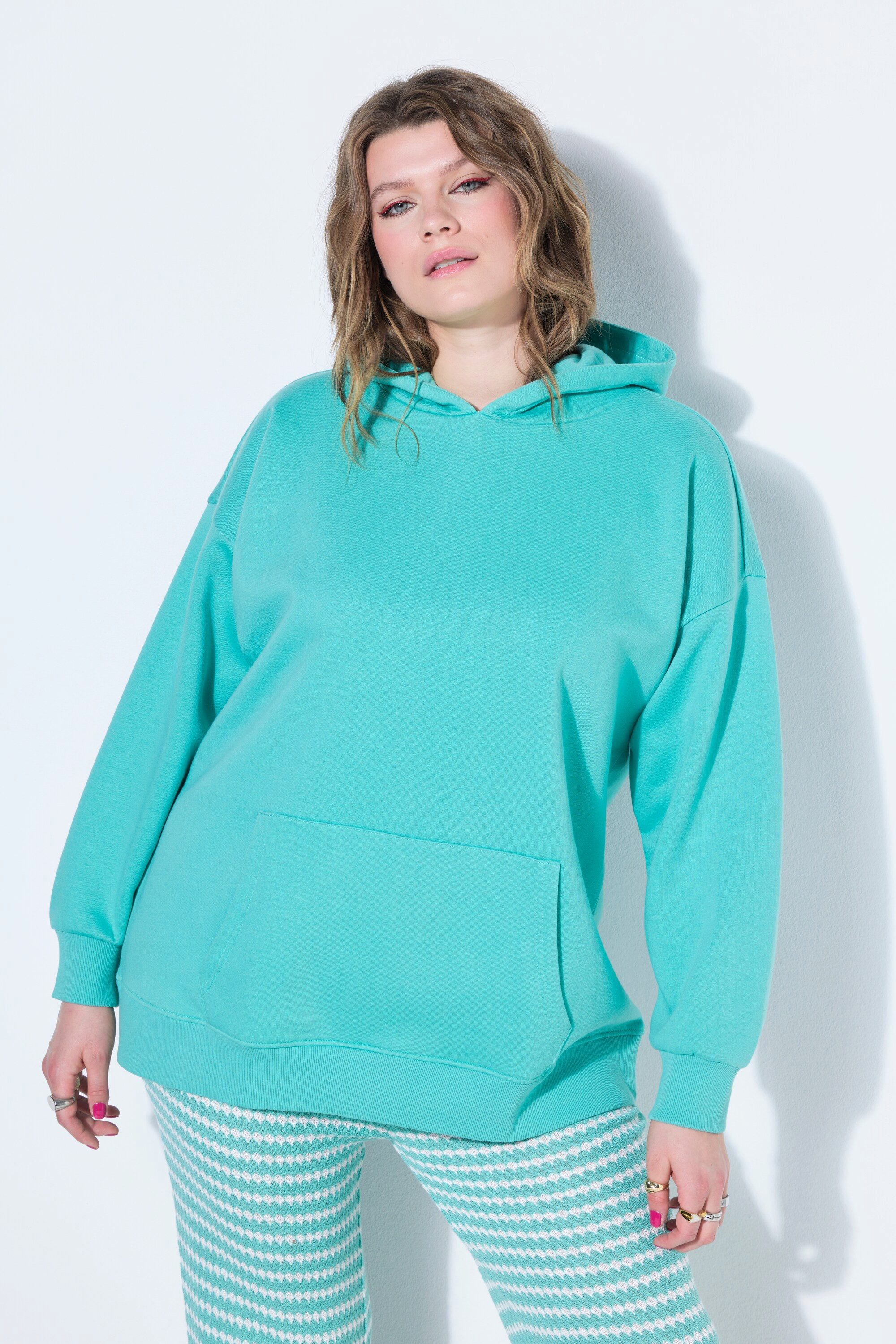 Studio Untold Sweatshirt Hoodie Oversize Shape Rücken Statement
