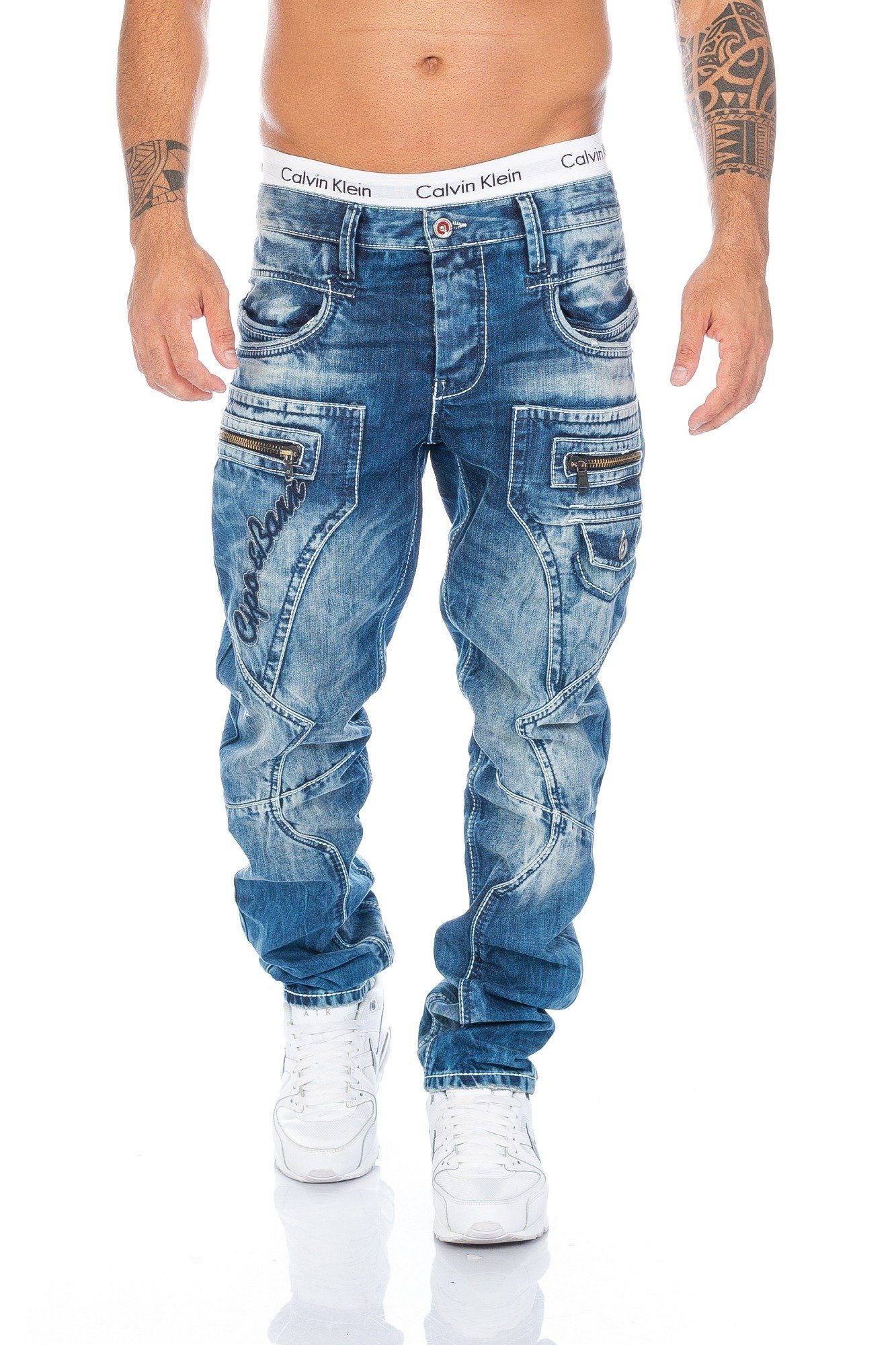 Cipo & Baxx Regular-fit-Jeans Herren Jeans Hose mit ausgfallenem Label Nahtdesign Nahtschrift