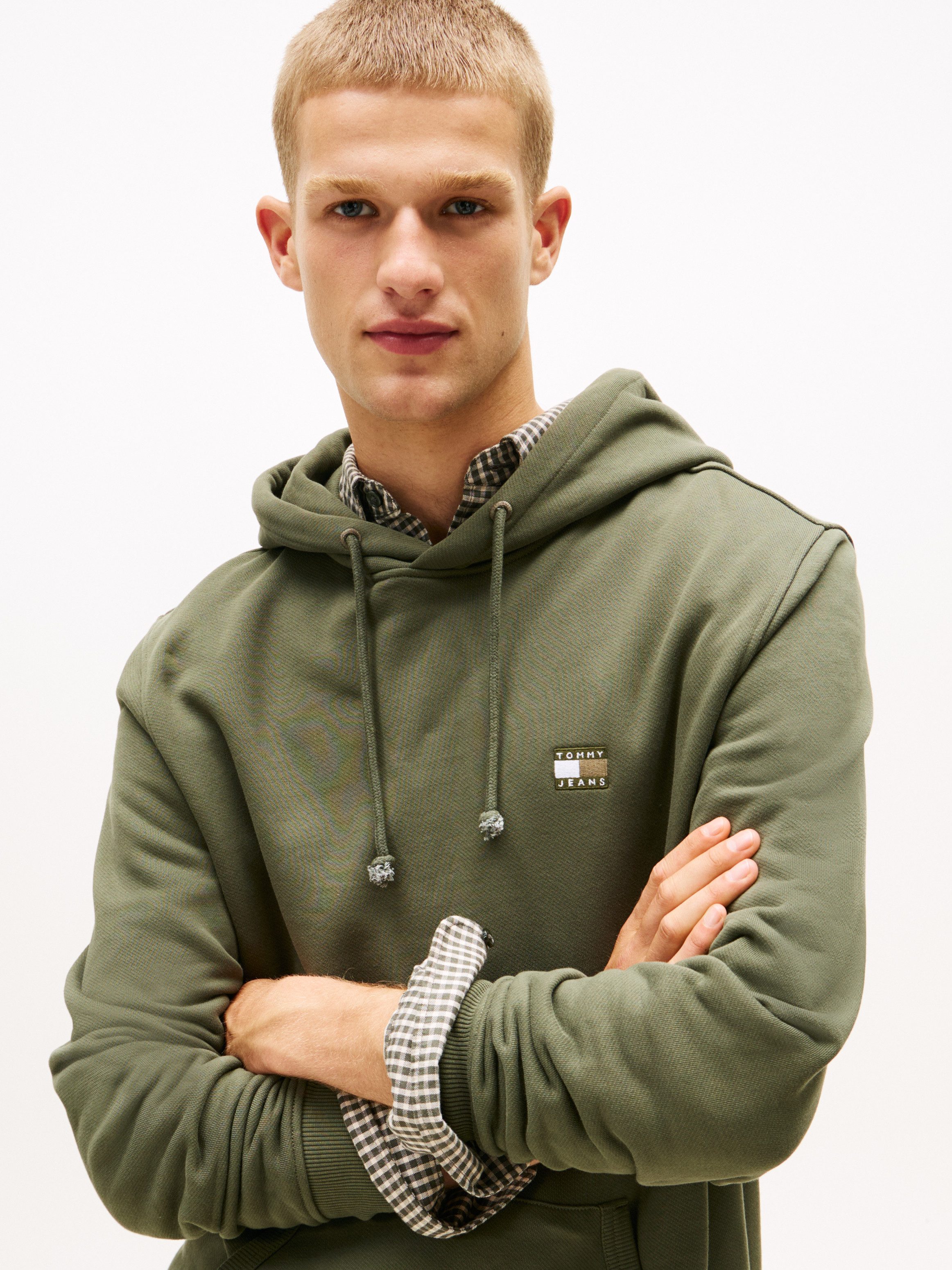 Tommy Jeans Hoodie TJM REG BADGE HOODIE EXT Mit Rundhalsausschnitt günstig online kaufen