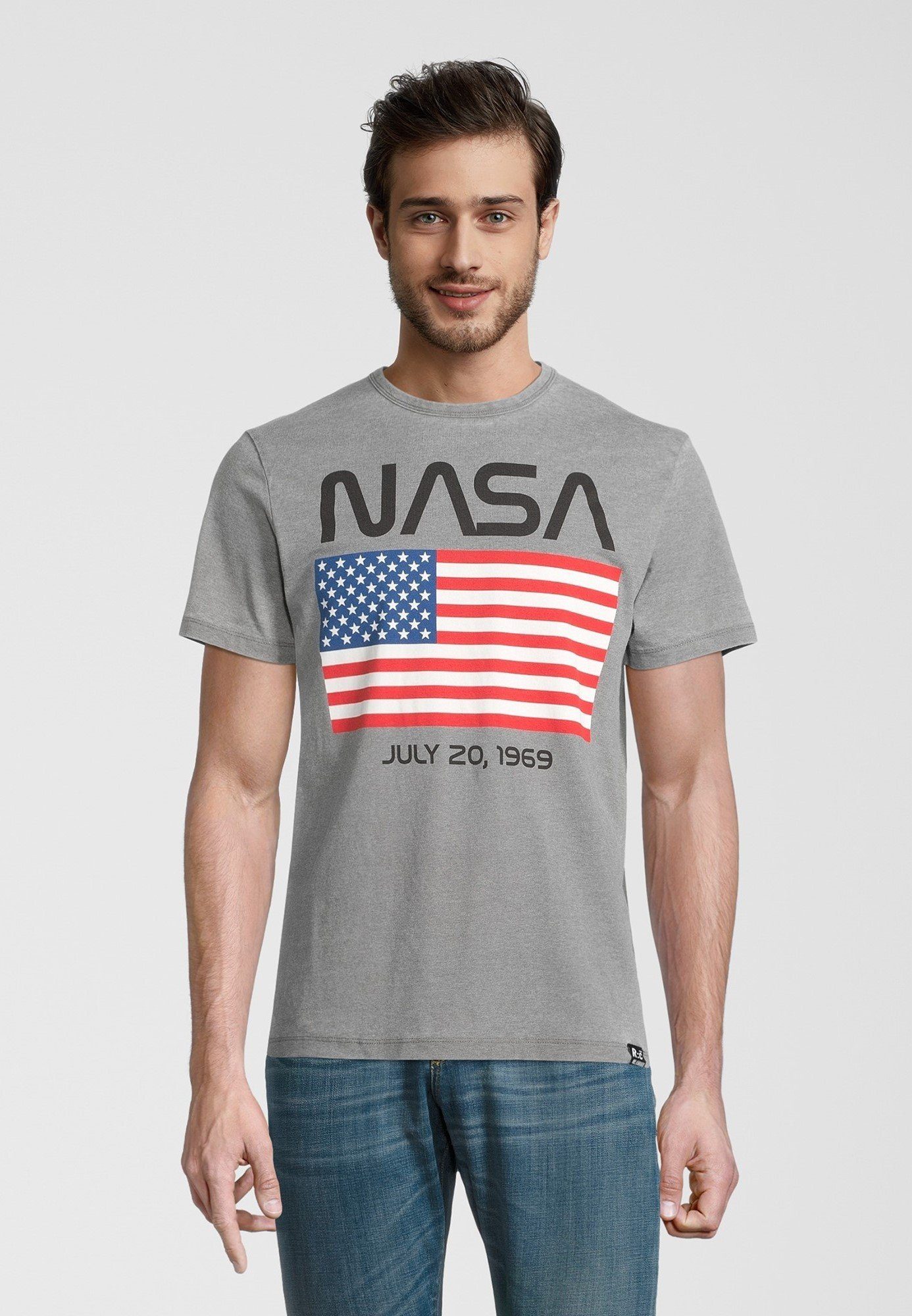 Recovered T-Shirt NASA Moon Landing Date USA Flag Light Grey GOTS zertifizierte Bio-Baumwolle