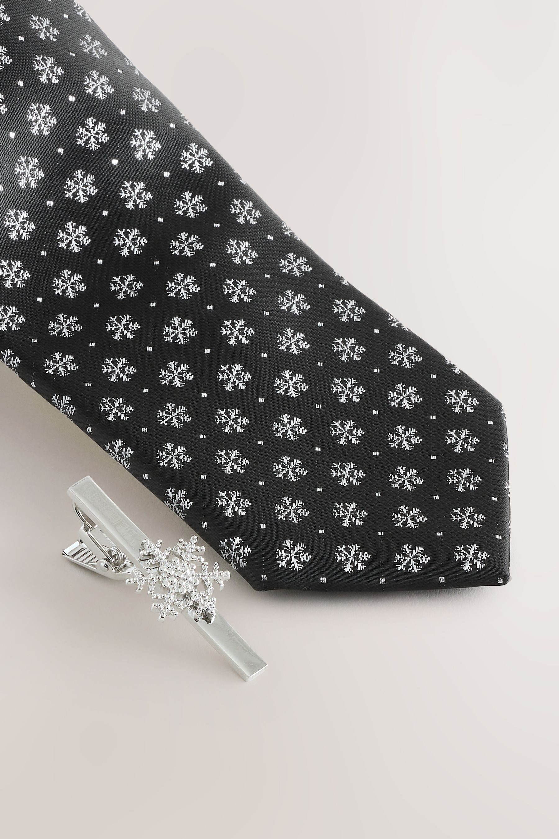 Next Krawatte Krawatte mit Weihnachtsmuster (2-St)