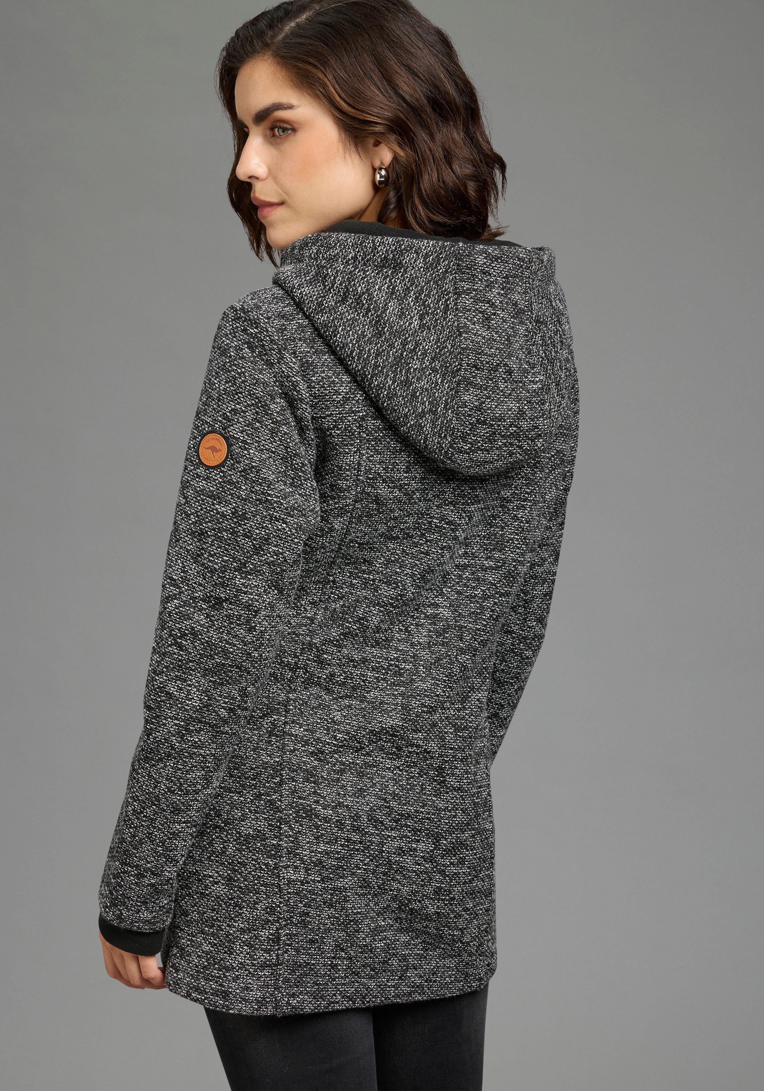 KangaROOS Strickfleecejacke mit 2-Wege-Reißverschluss und Druckknöpfen, hüftbedeckend. € 89,99, (€ 89,99 pro 1 Stk).