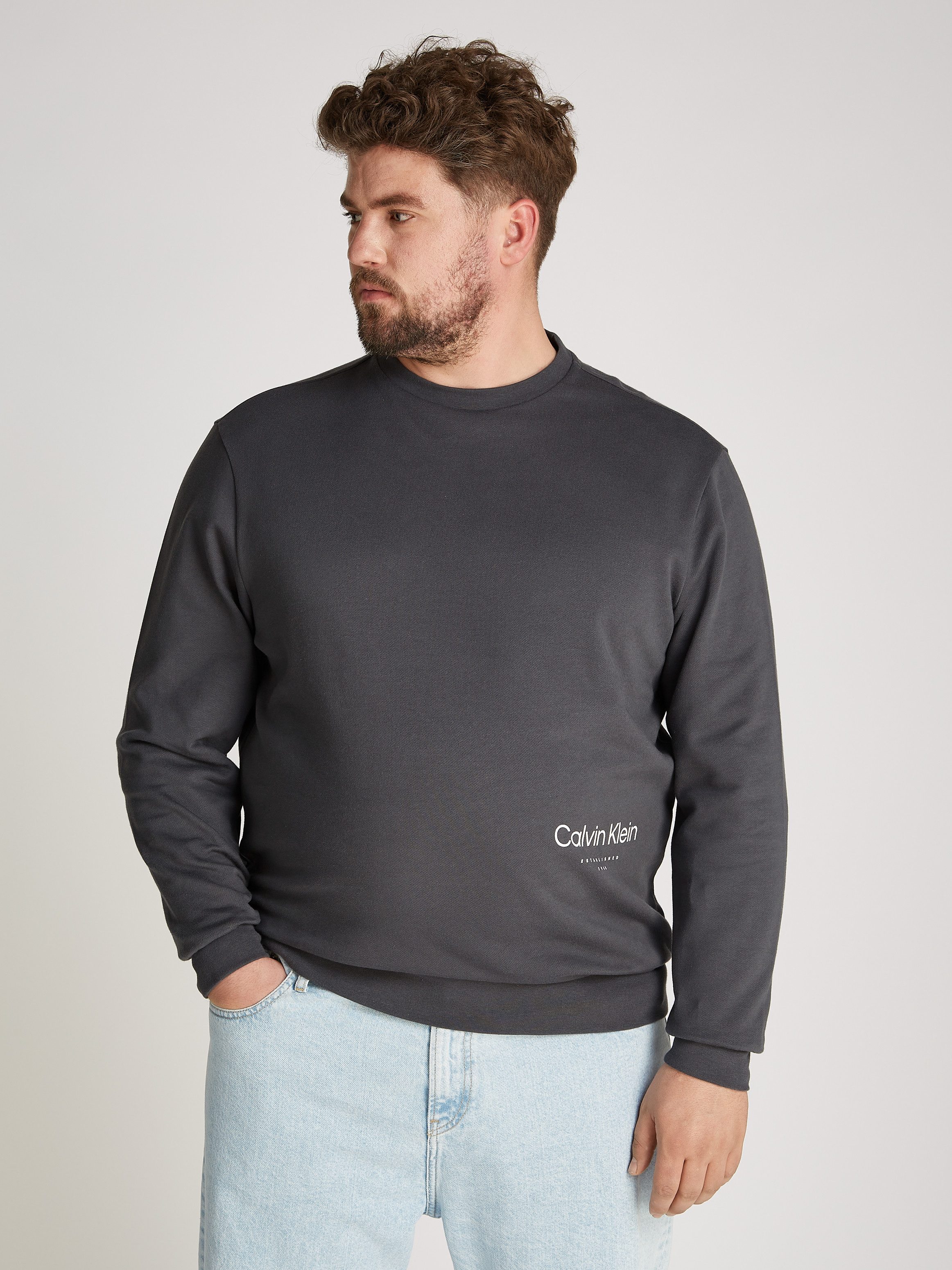 Calvin Klein Big&Tall Sweatshirt BT_OFF PLACEMENT LOGO SWEATSHIRT in großen Größen mit Logoschriftzug