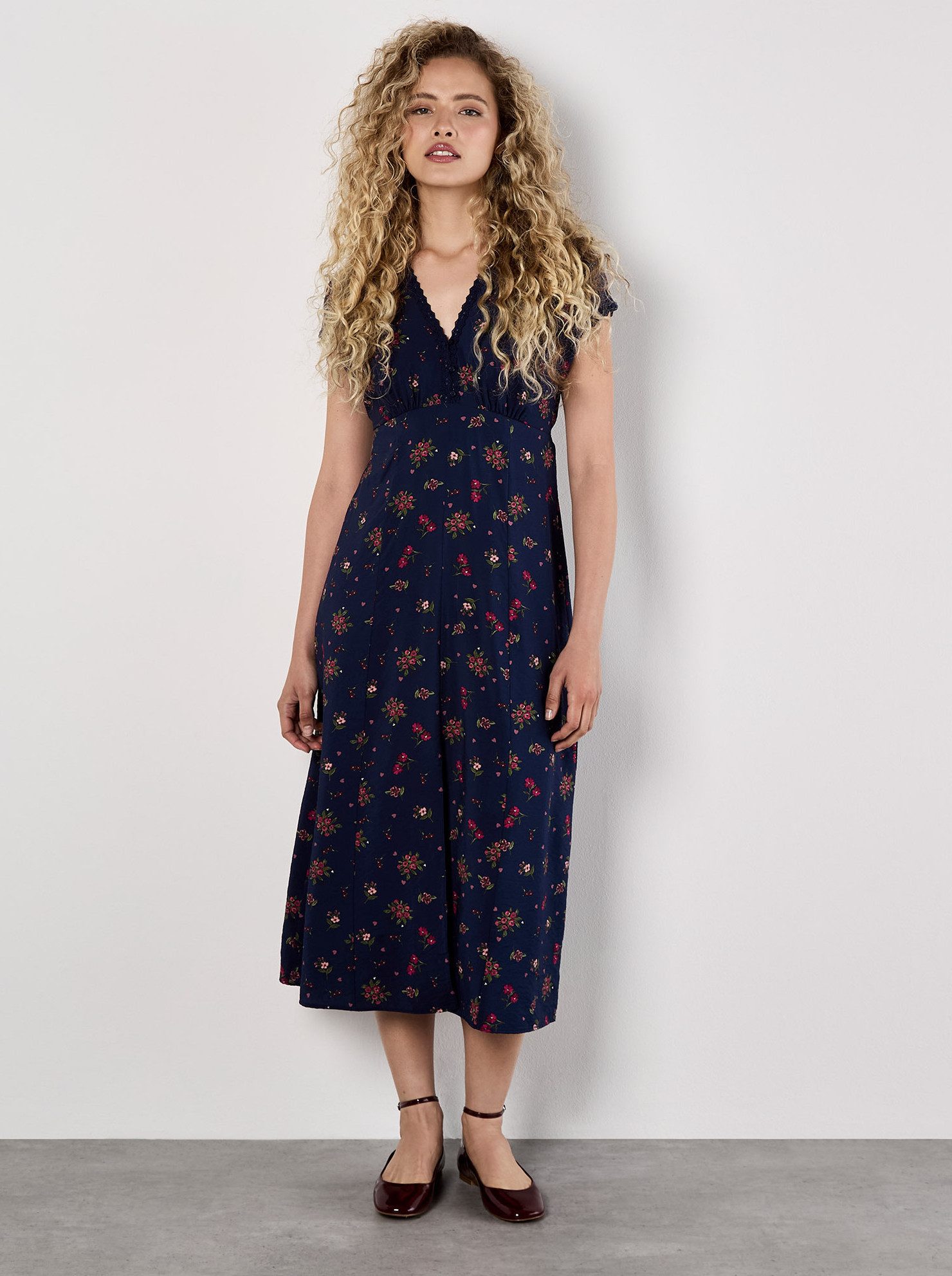 Apricot Midikleid Blumenkleid, mit romantischem Spitzenbesatz