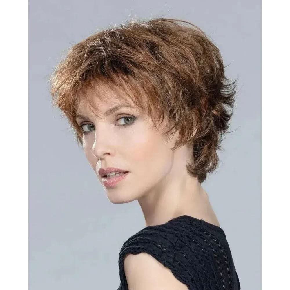 Ellen Wille Kunsthaarperücke Ellen Wille Club 10, Edgy Pixie-Schnitt mit Mono-Wirbel und federleichter Tressen-Montur.