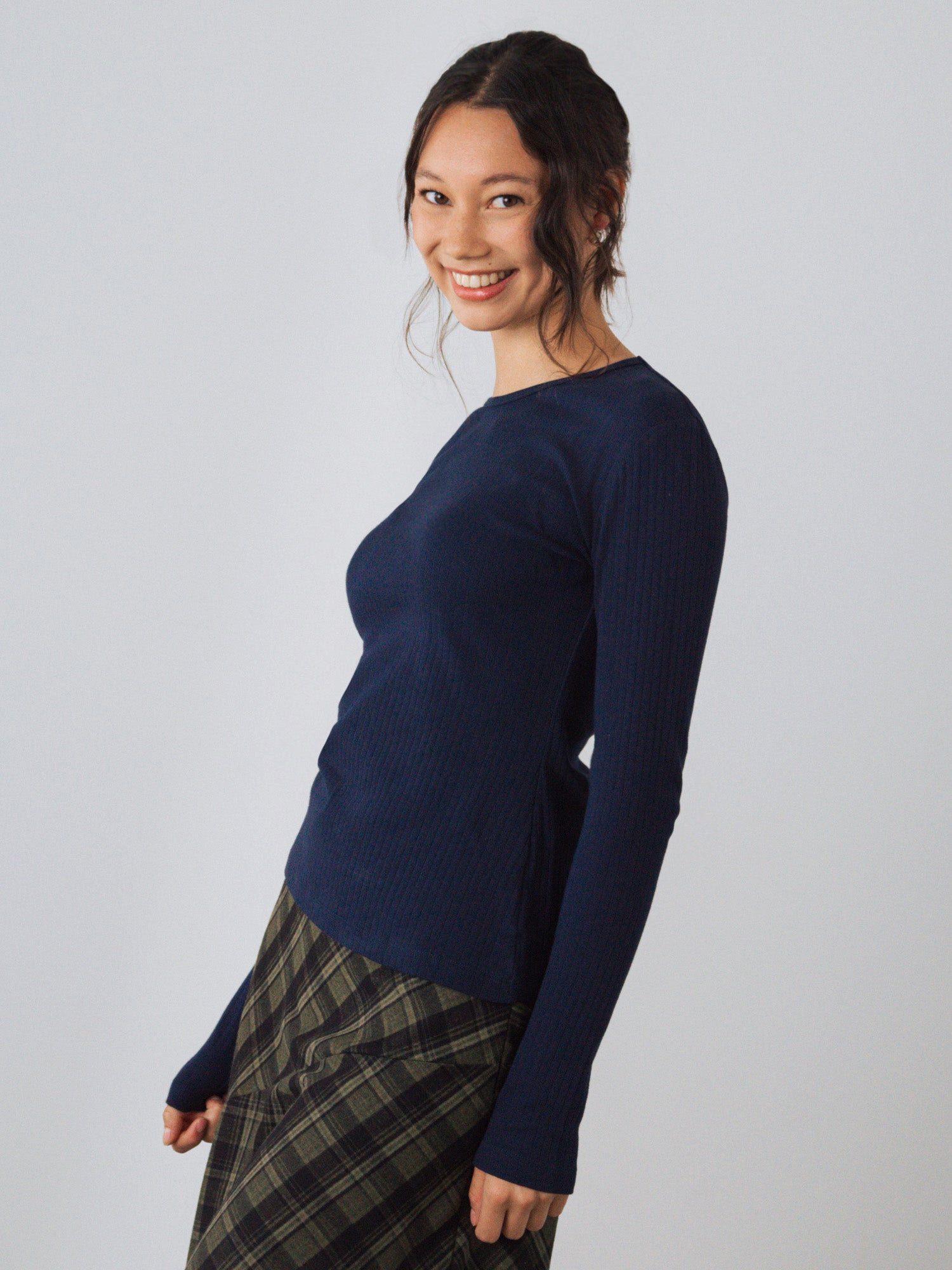 HONEST BASICS T-Shirt Geripptes Langarm Shirt aus Bio- und recycelter Baumwolle – Bild 3 von 4