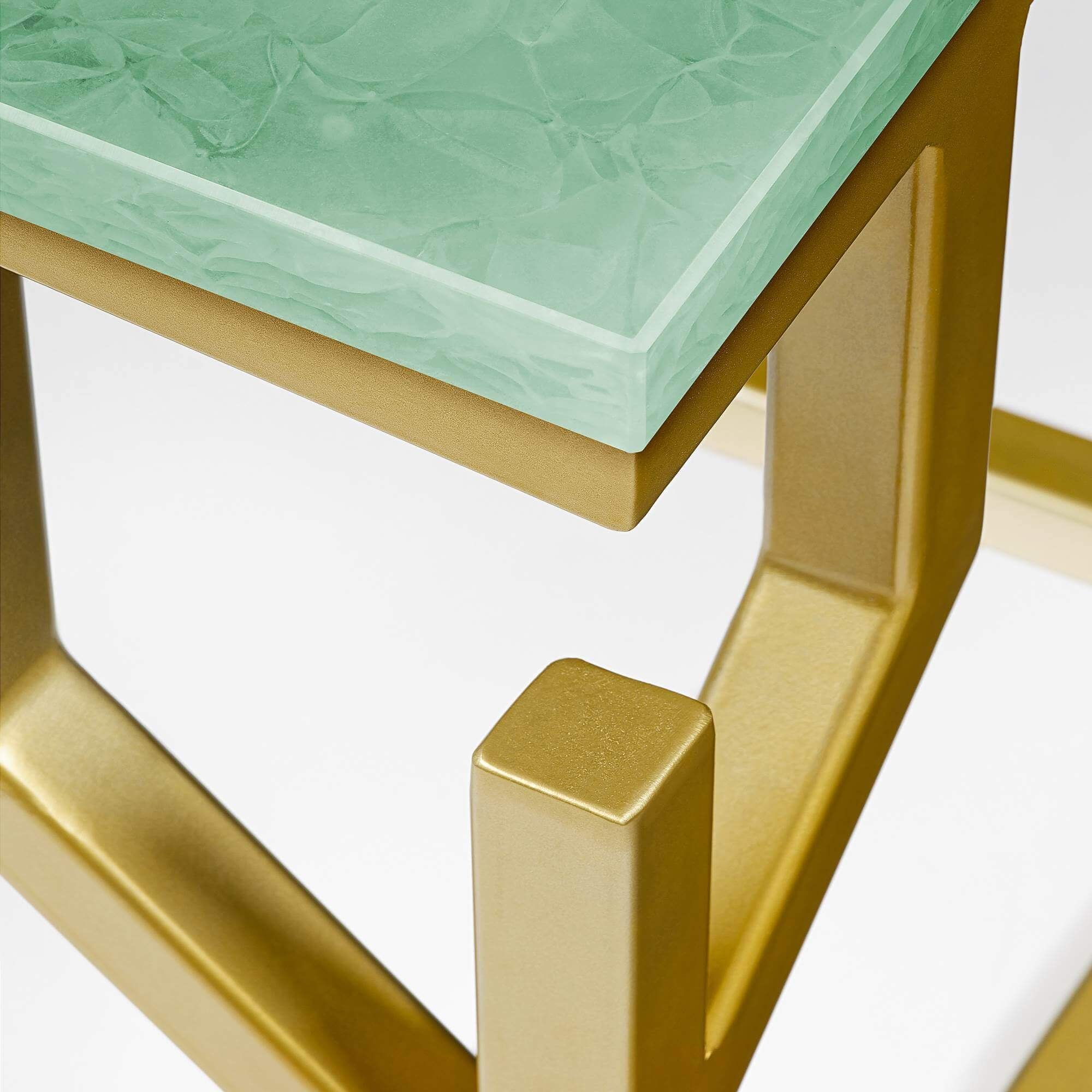 CORAL MAGNA mit BAY gold Atelier 50x50x50cm Ablagetisch Green eckig, GLASKERAMIK, Beistelltisch Metallgestell, Jade