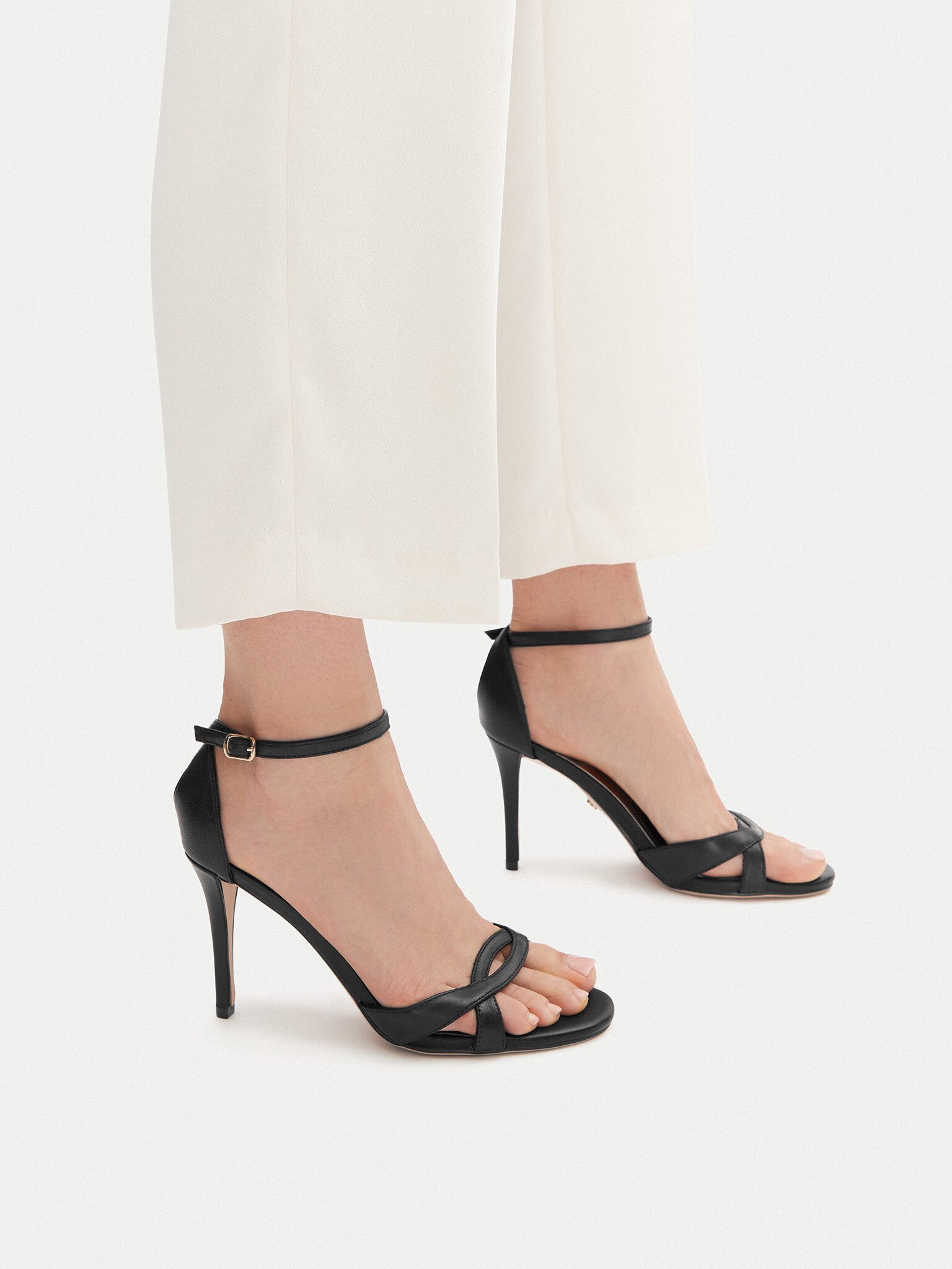 GINO ROSSI Gino Rossi „NADI‑2“ – Elegante Damen-Sandalen aus Echtleder Sandale Aus echtem Leder gefertigt