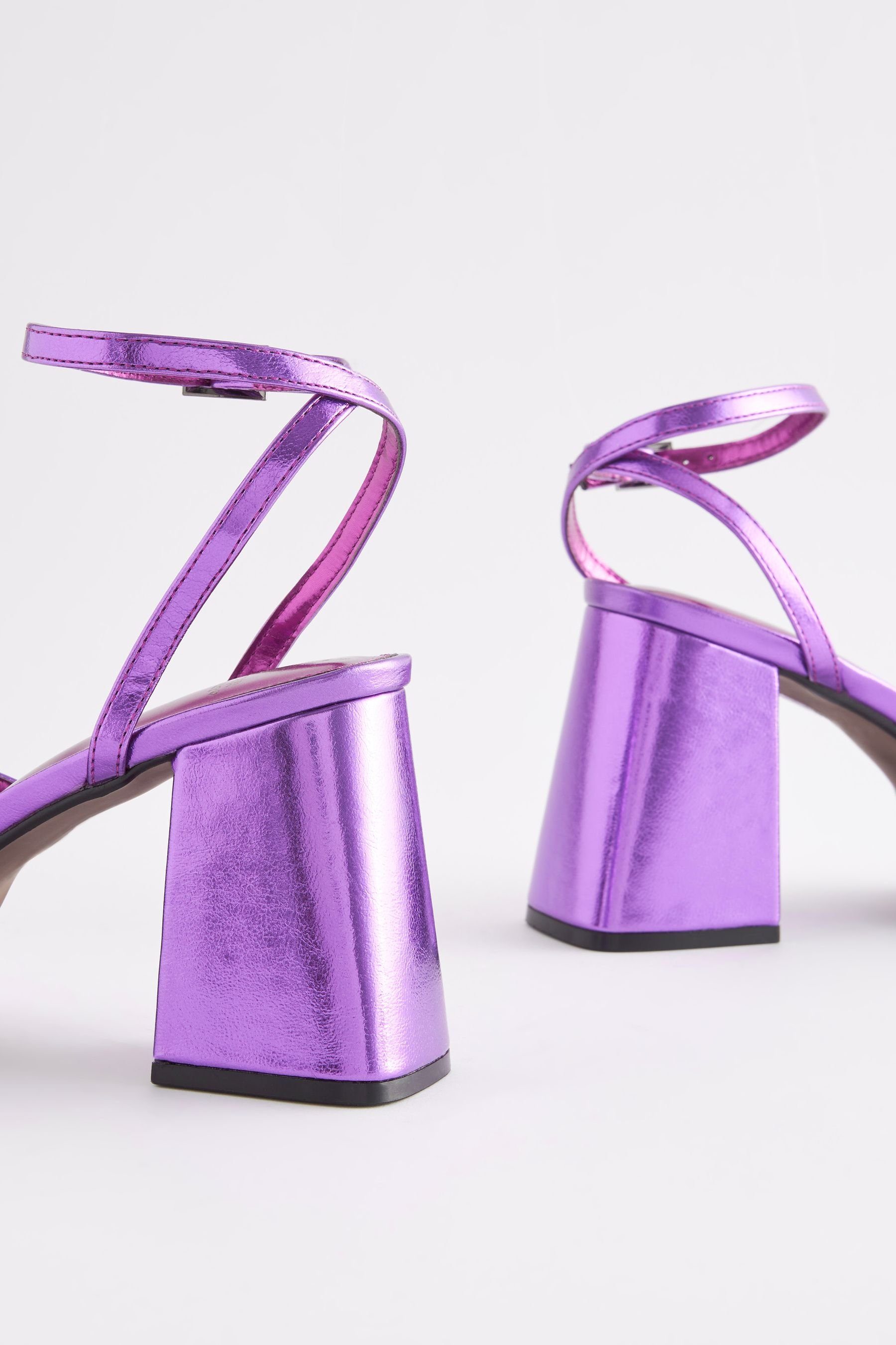 mit Forever (1-tlg) Plateauabsatz Next Riemchensandale Comfort® Purple Sandalette