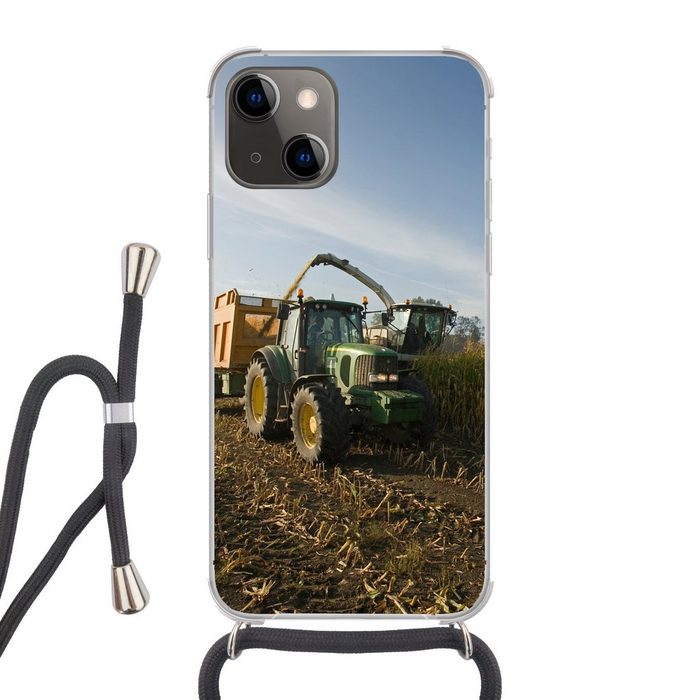 MuchoWow Handyhülle Traktor - Anhänger - Mais - Grün - Landleben Handyhülle Telefonhülle Apple iPhone 13