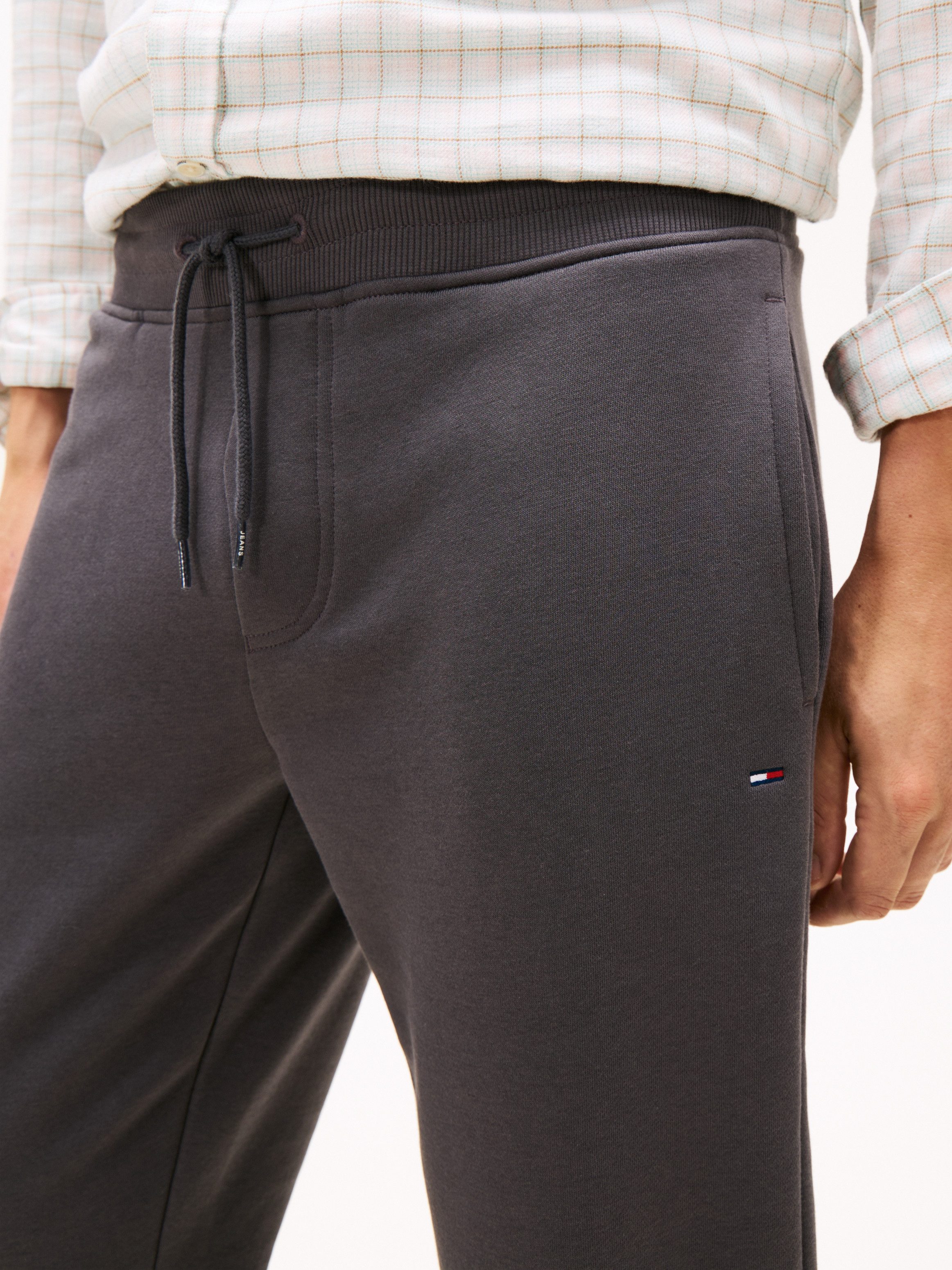 Tommy Jeans Sweathose TJM SLIM S FLAG SWEATPANT Mit Kordelzug günstig online kaufen