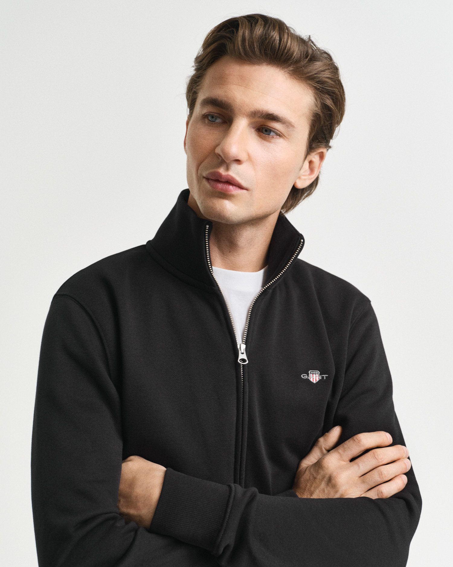 Gant Sweatjacke REG SHIELD FULL ZIP SWEAT mit Logostickerei auf der Brust