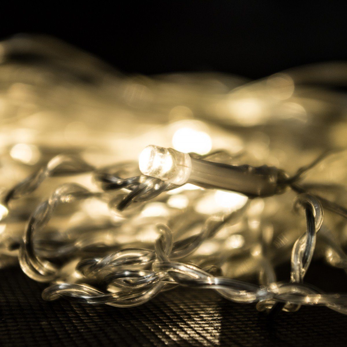 Linder Lichterkette 400er LED Lichterkette warmweiß Weihnachten transparent 230V IP44, für Innen- und Außenbereiche