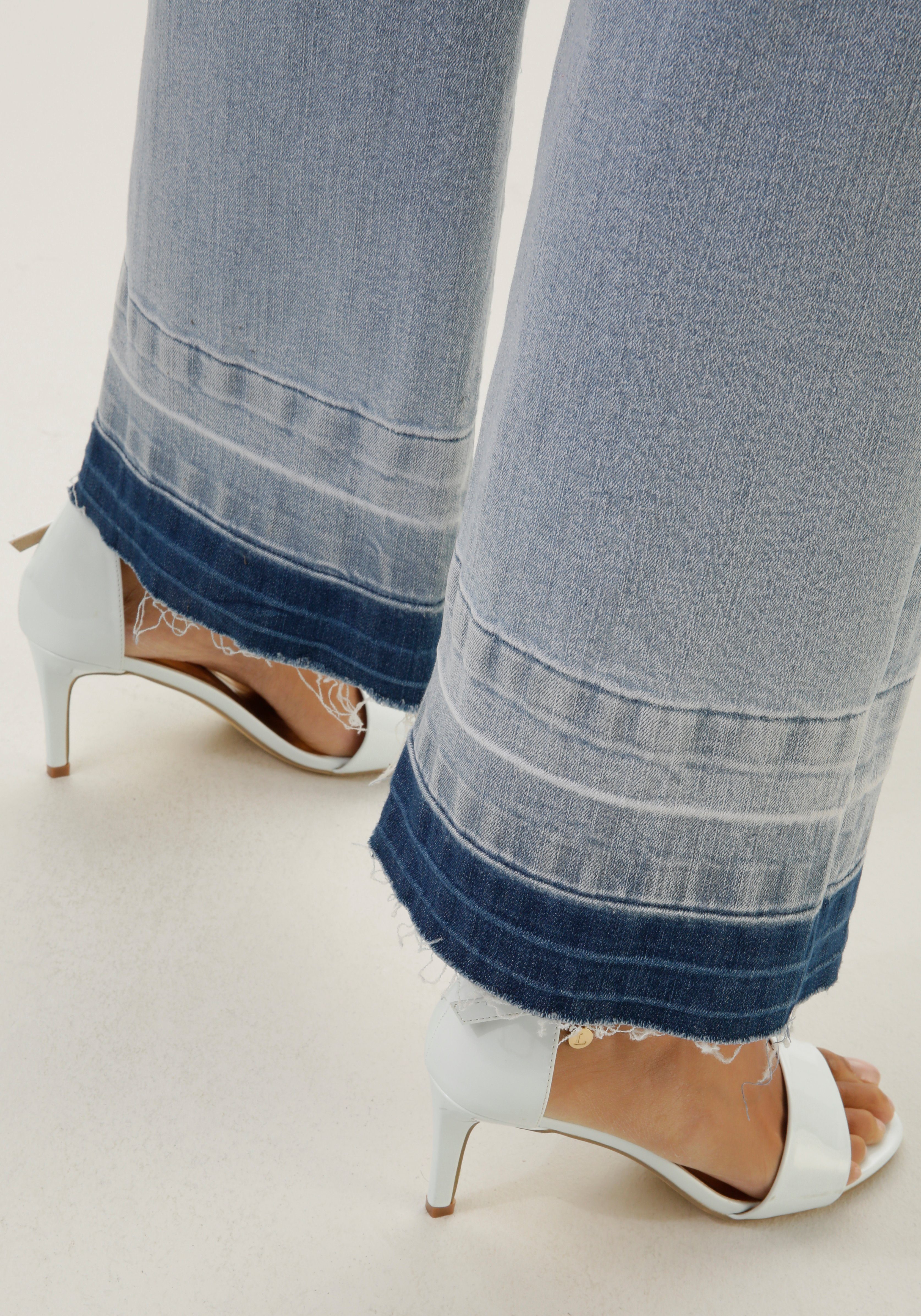 Aniston CASUAL Straight-Jeans mit Saum ausgefranstem used am leicht Waschung bleached trendiger