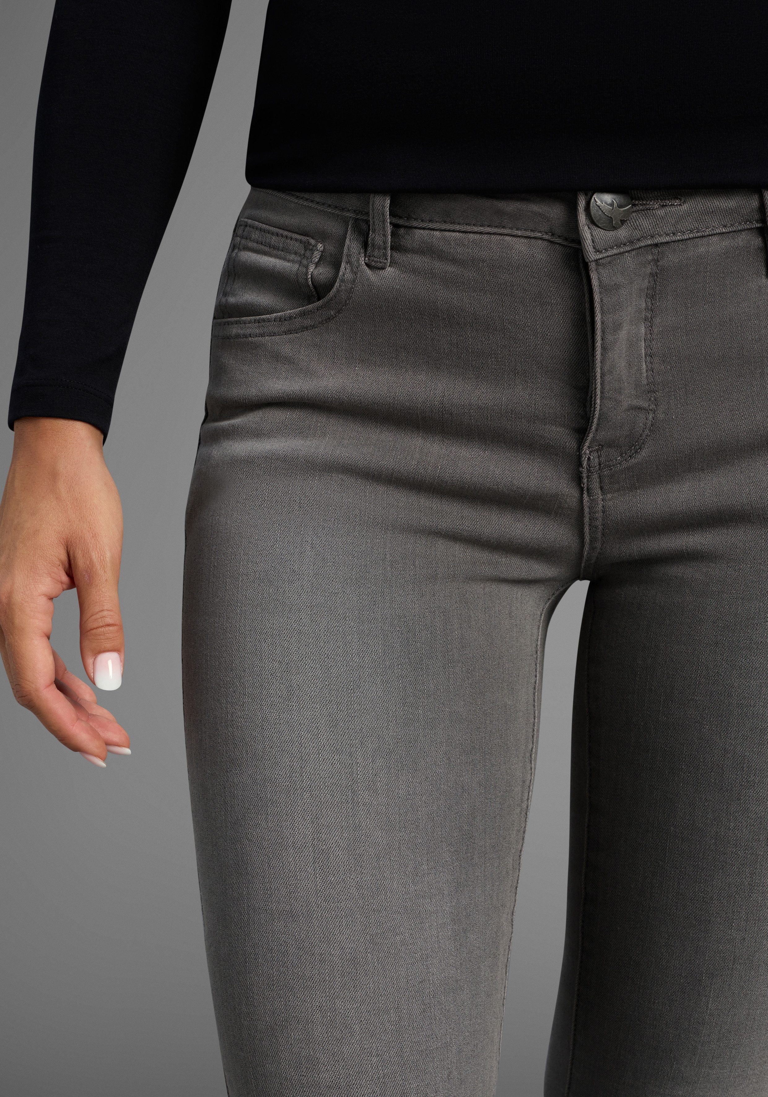 Arizona Skinny-fit-Jeans Ultra-Stretch extra-enger Beinverlauf, normale Leibhöhe, mit Eingrifftaschen