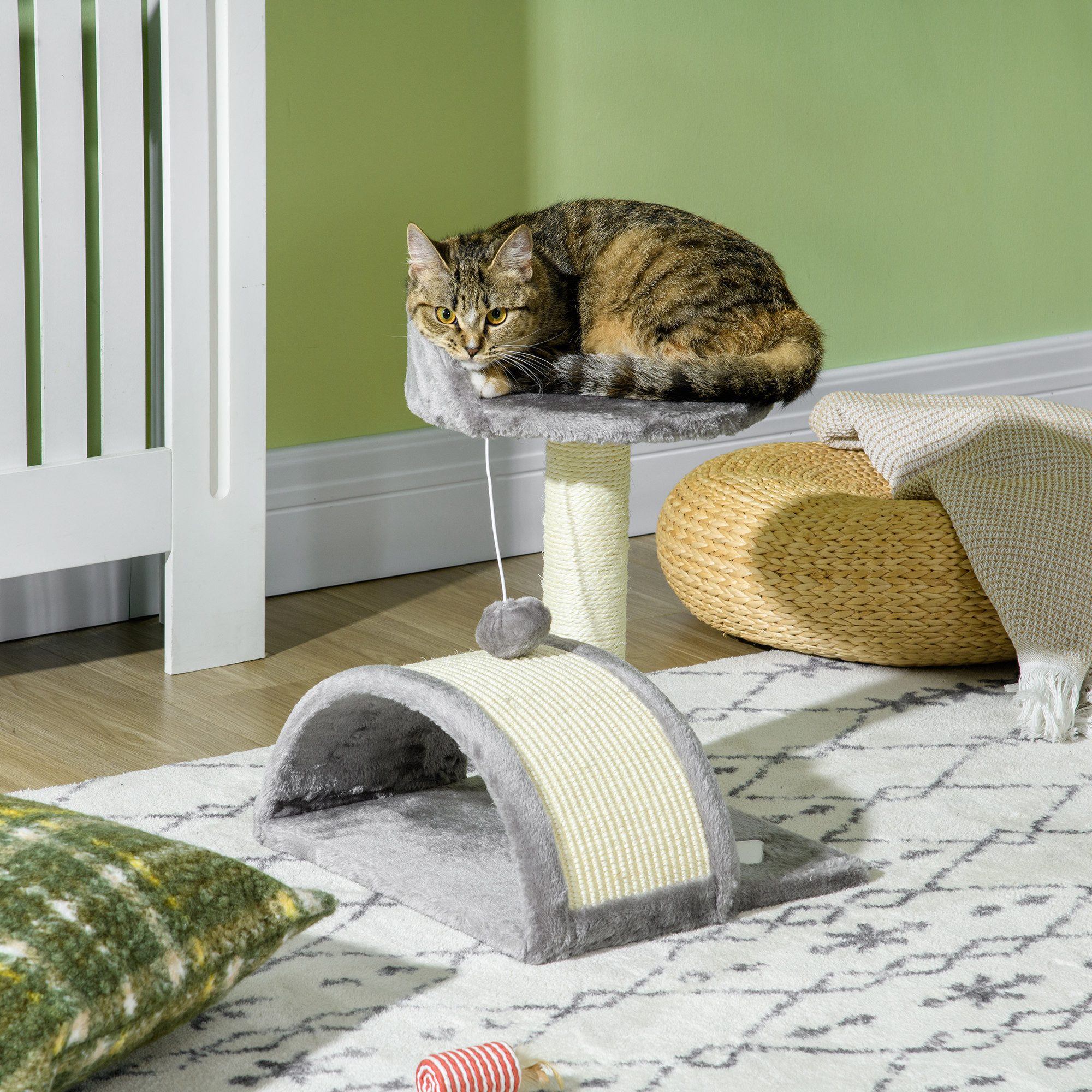PawHut Kratzbaum Kleiner Katzenturm mit Höhle, erhöhter Plattform, Katzenkratzbaum, mit Spielbällen, Sisal-Seil, Plüsch, für Katzen, Grau