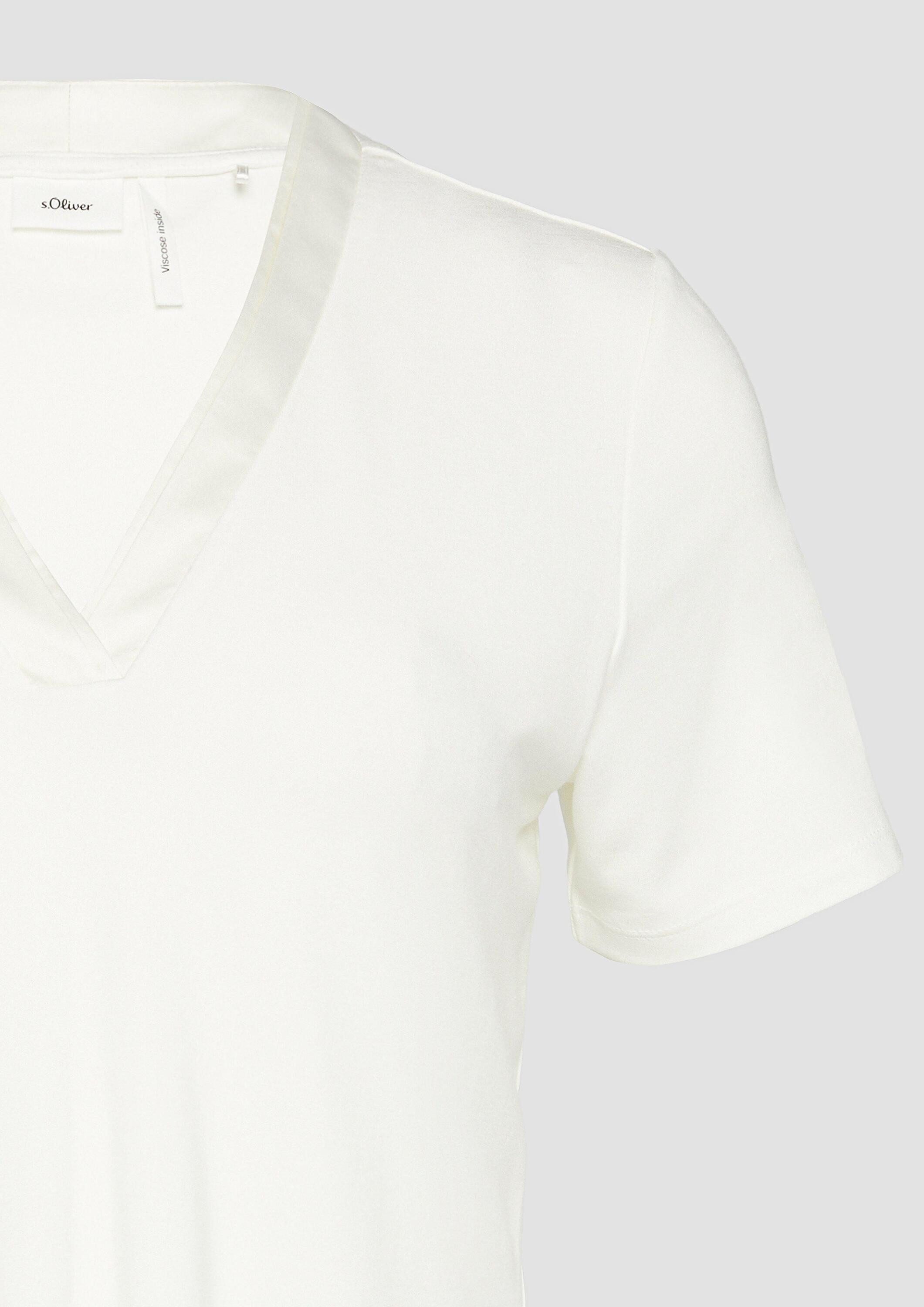 s.Oliver Kurzarmshirt T-Shirt T-Shirt mit Satinausschnitt