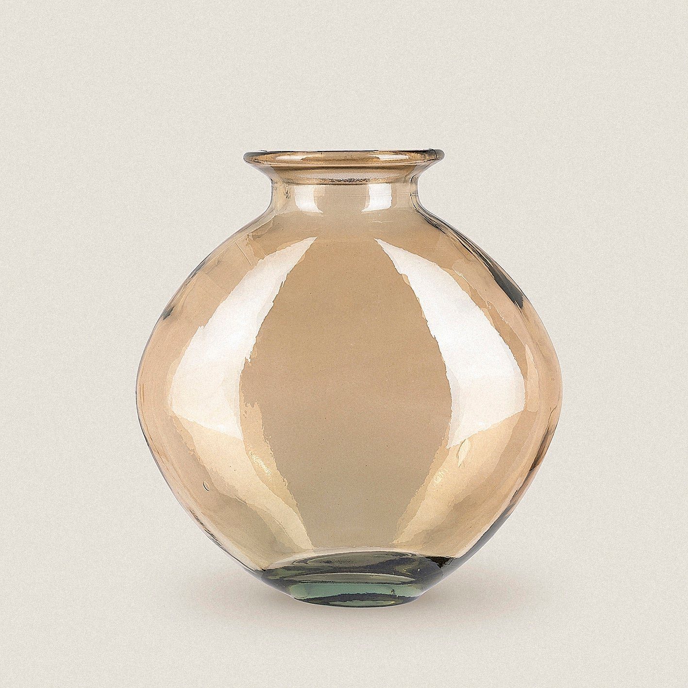 the way up Tischvase Vase "Lucio", 100 % Altglas, braun